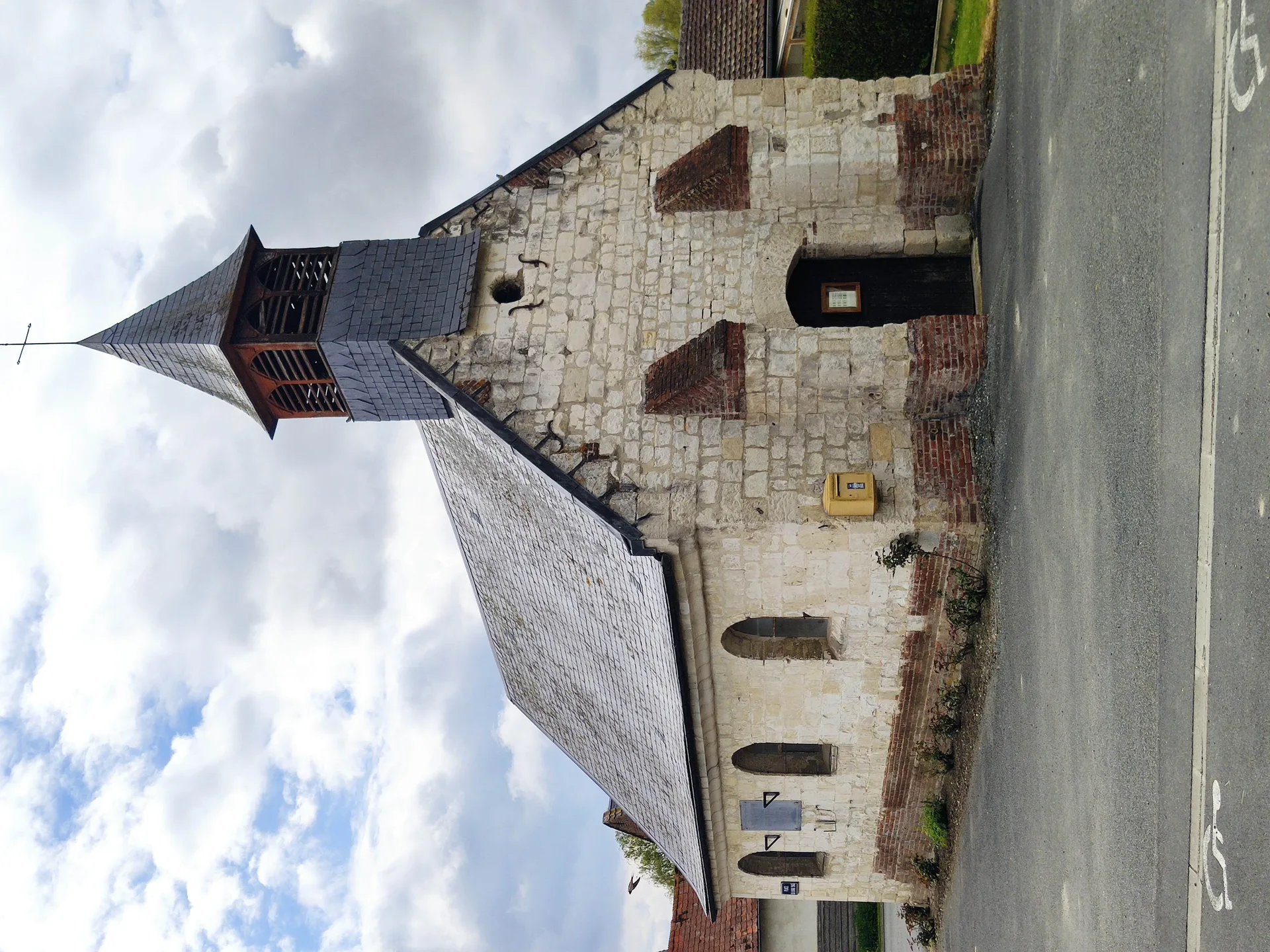 Etangs de Neuville les Loeuilly à Ô-de-Selle — À 1,8 km du lac