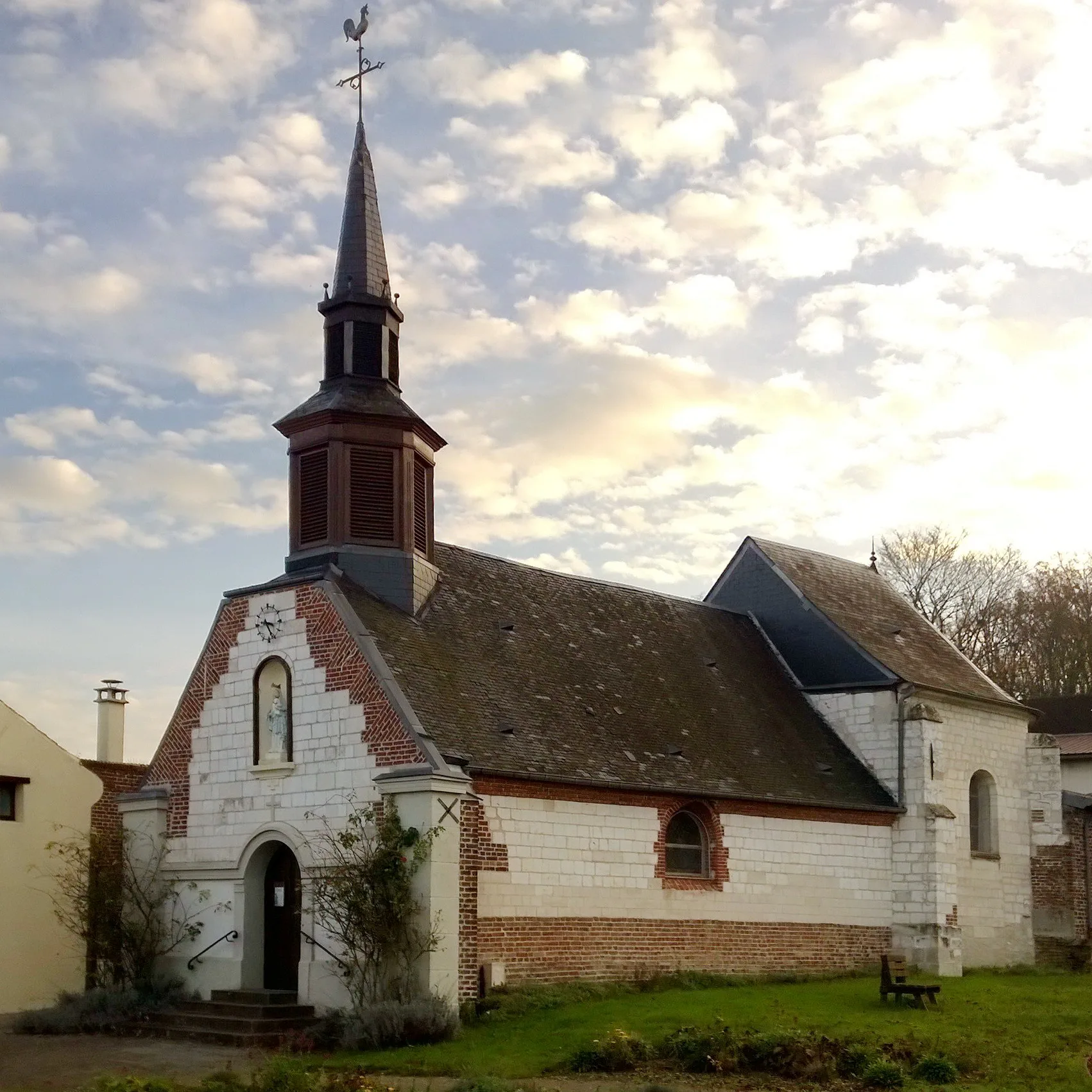 Etangs de Neuville les Loeuilly à Ô-de-Selle — À 2,0 km du lac