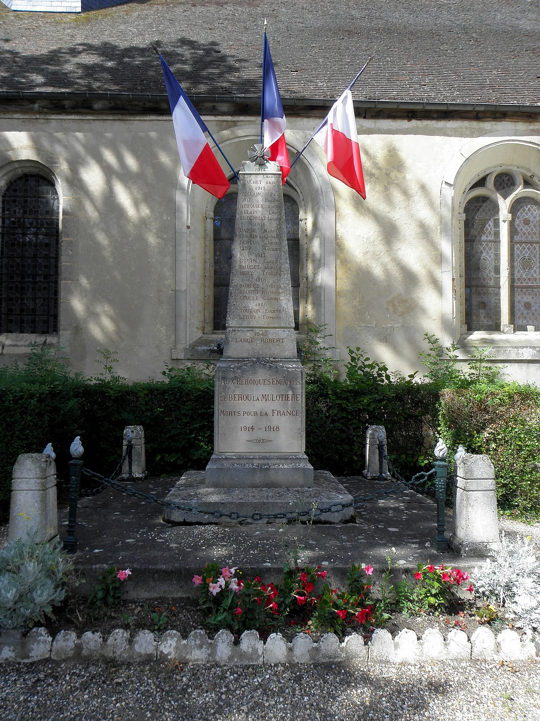 Etangs de Tillieres sur Avre à Bérou-la-Mulotière — À 340 m du lac