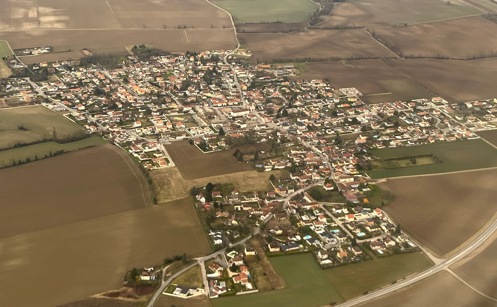 Etangs des Pyes et Brotteaux à Niévroz — À 485 m du lac