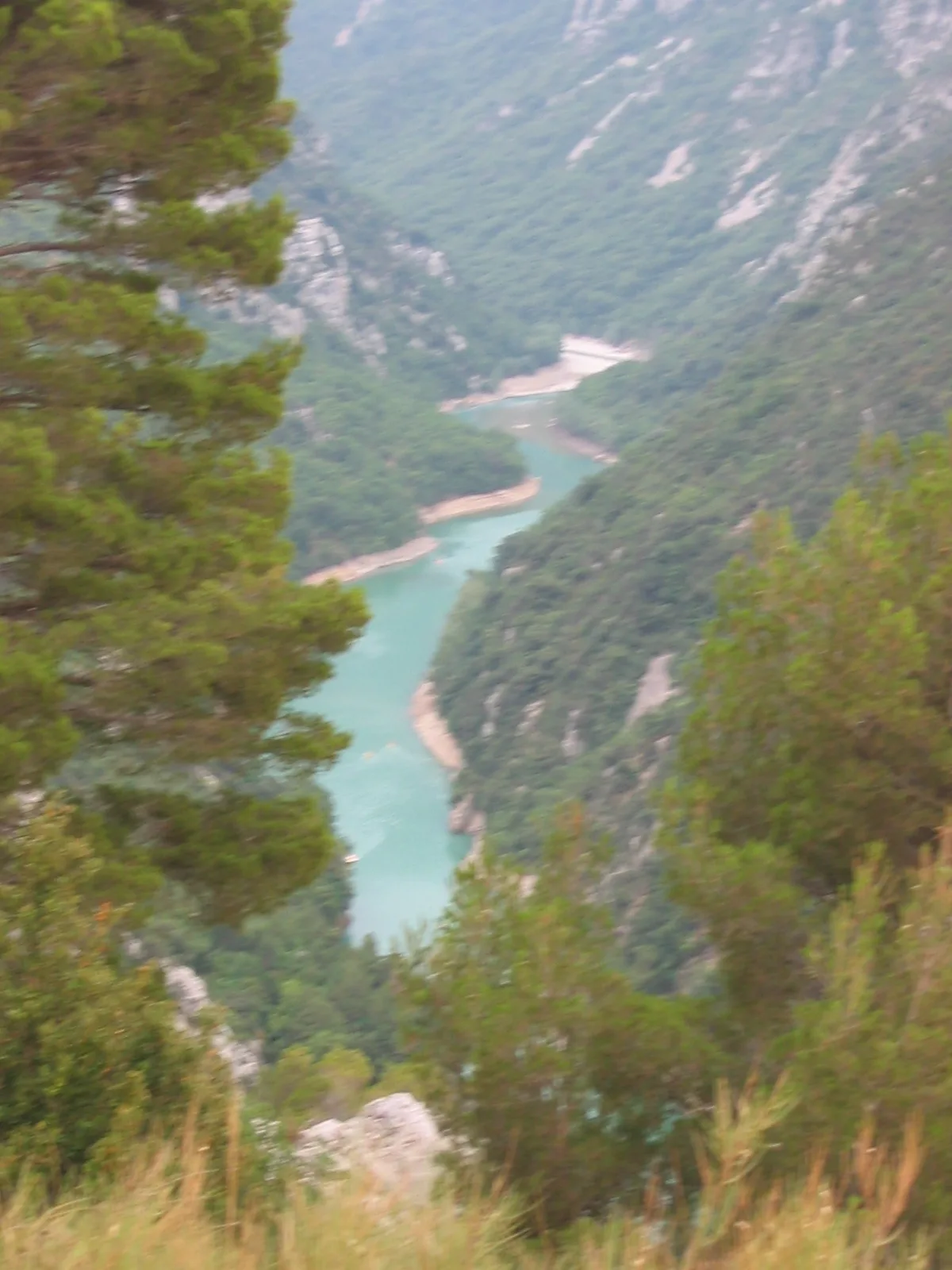 Gorges du Verdon à Aiguines — À 1,3 km du lac