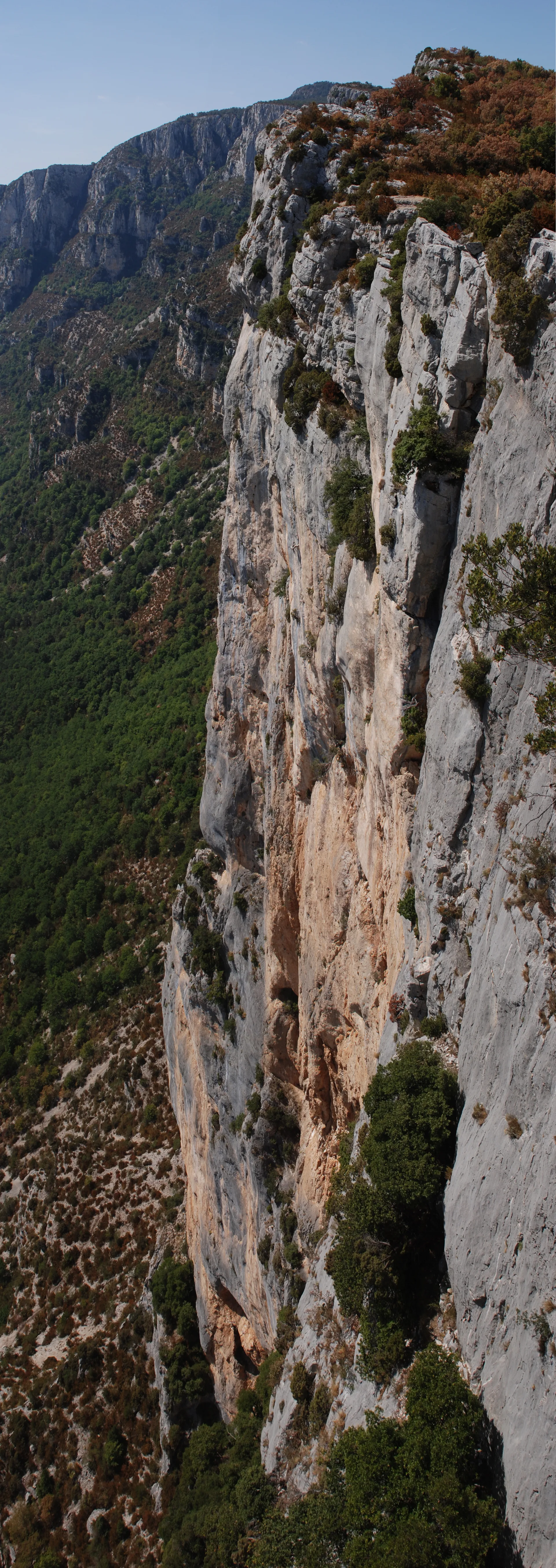 Gorges du Verdon à Aiguines — À 876 m du lac