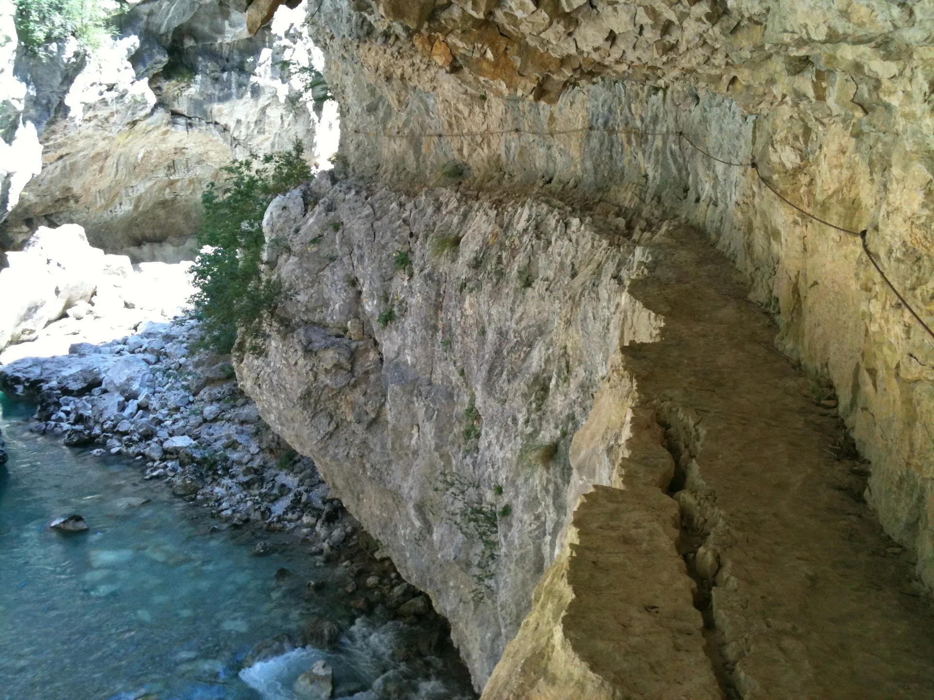 Gorges du Verdon à Aiguines — À 1,1 km du lac