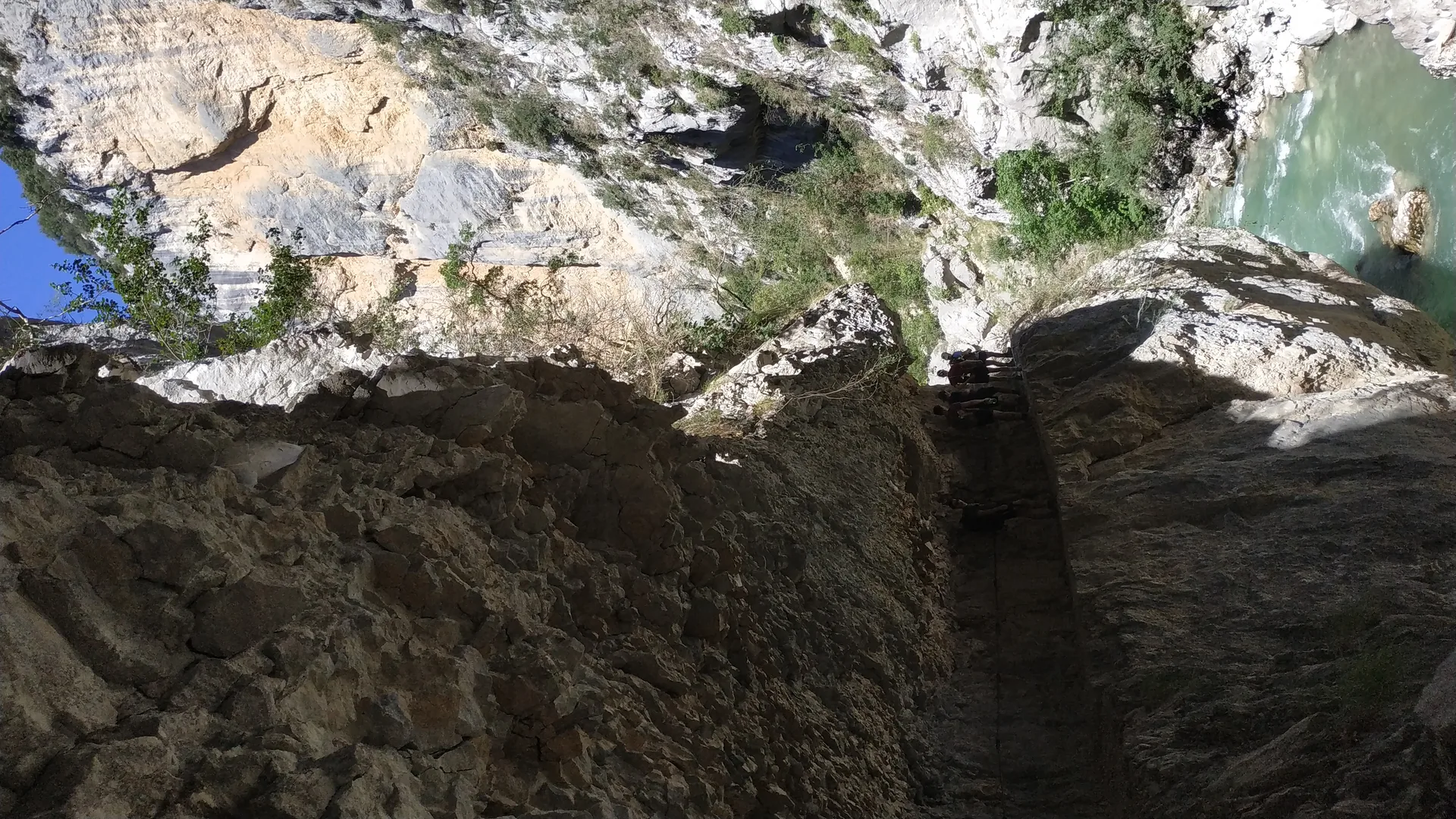 Gorges du Verdon à Aiguines — À 1,1 km du lac