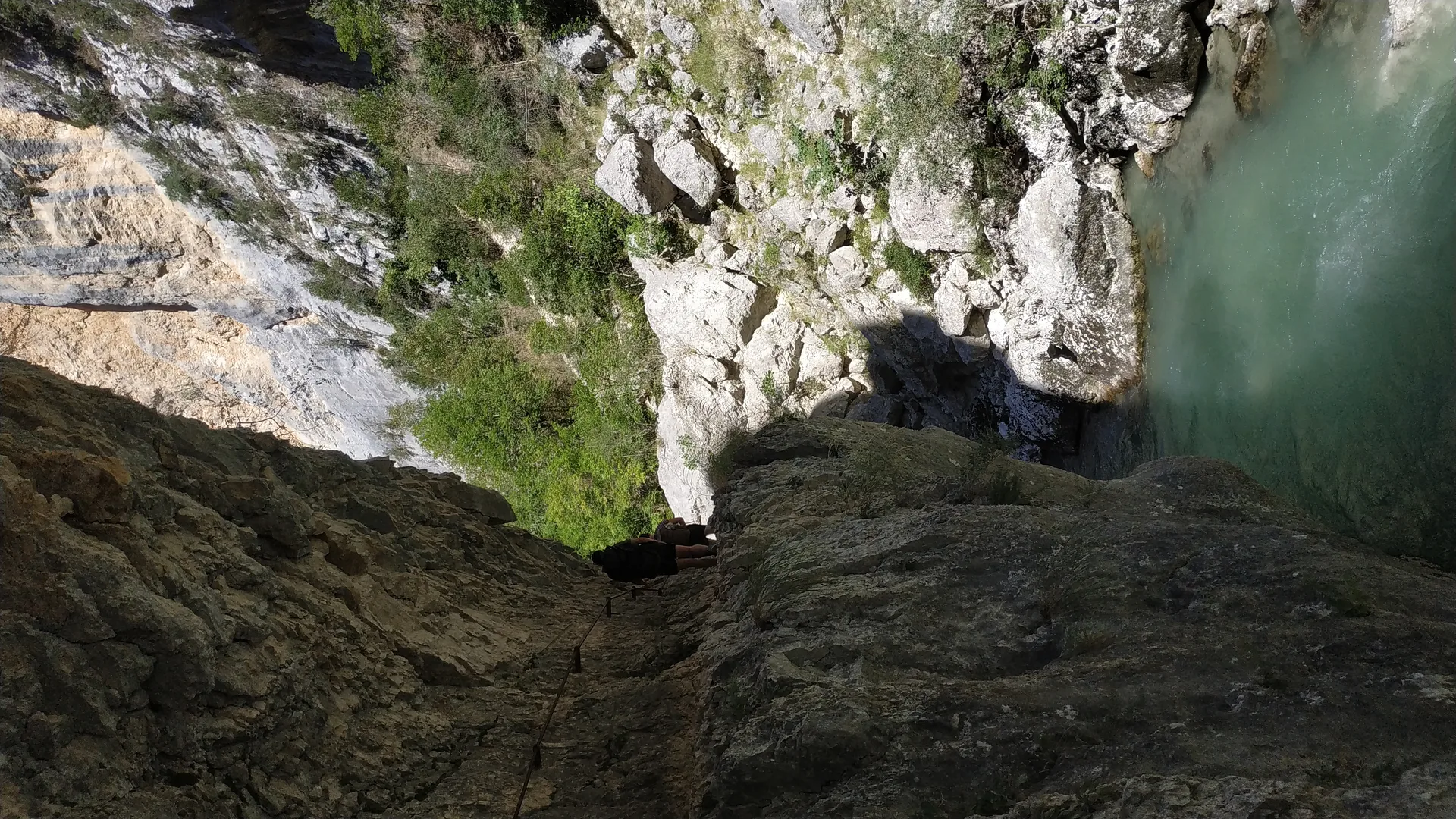 Gorges du Verdon à Aiguines — À 1,1 km du lac