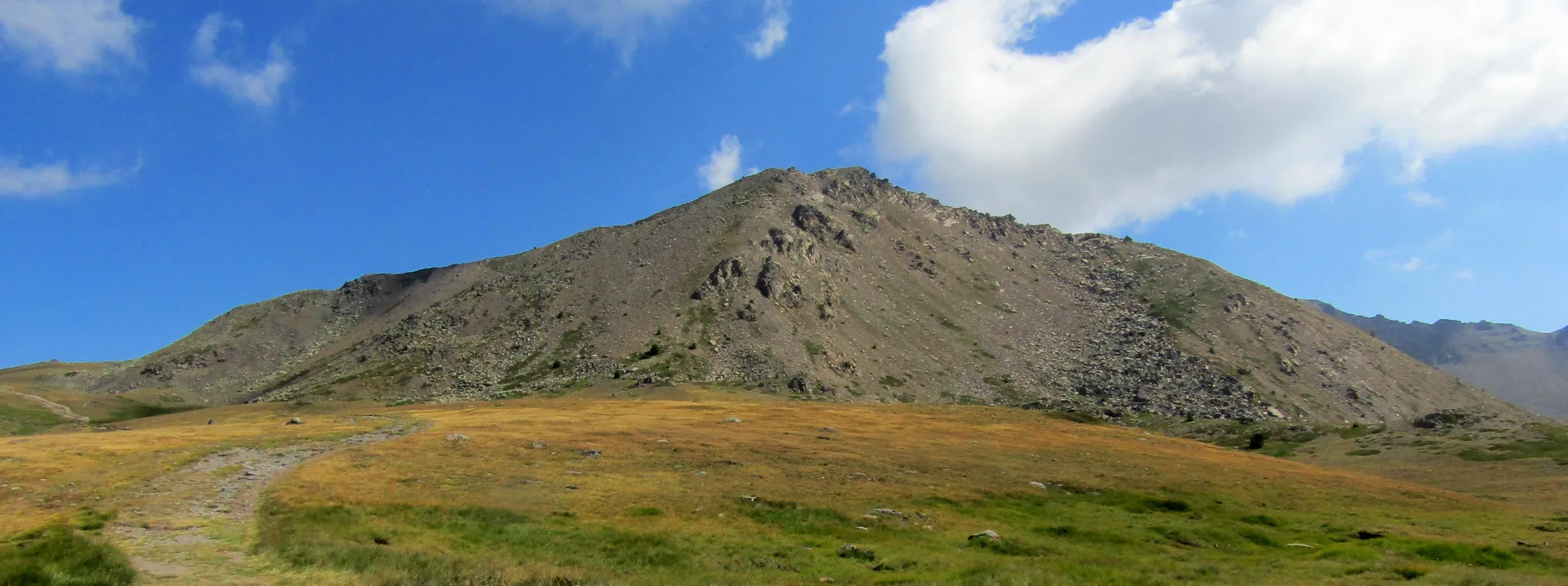Grand lac de l'Oule à La Salle-les-Alpes — À 1,4 km du lac