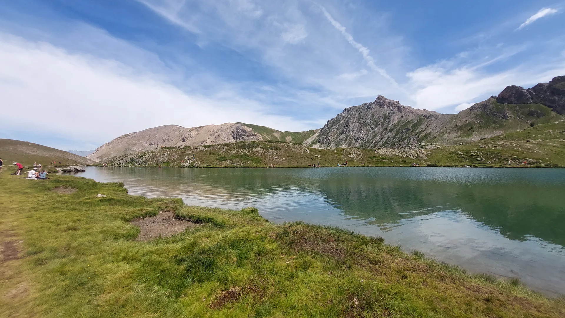 Grand lac de l'Oule à La Salle-les-Alpes — À 589 m du lac
