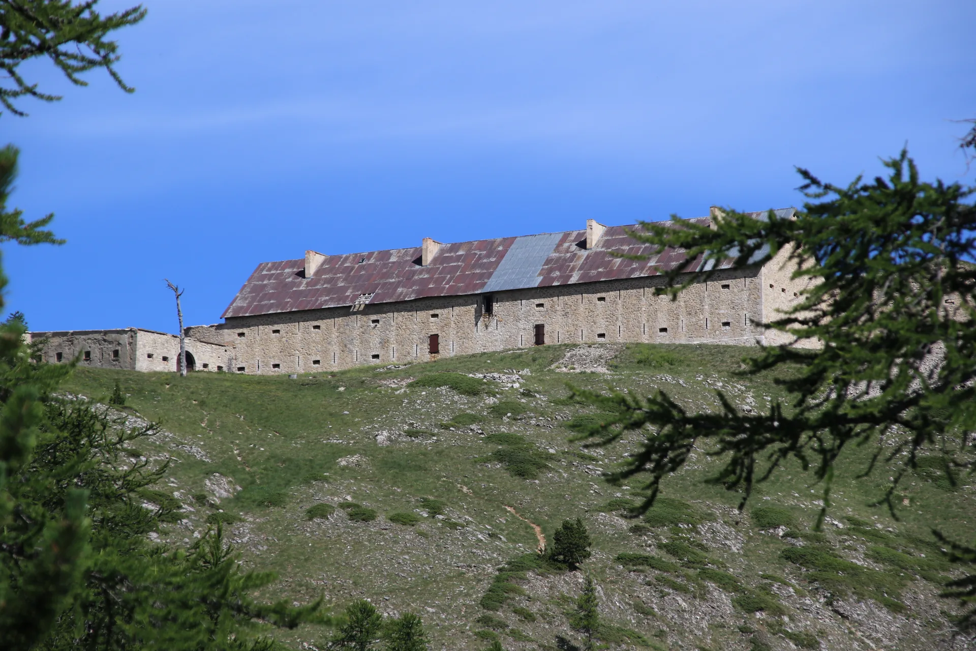 Grand lac de l'Oule à La Salle-les-Alpes — À 3,8 km du lac