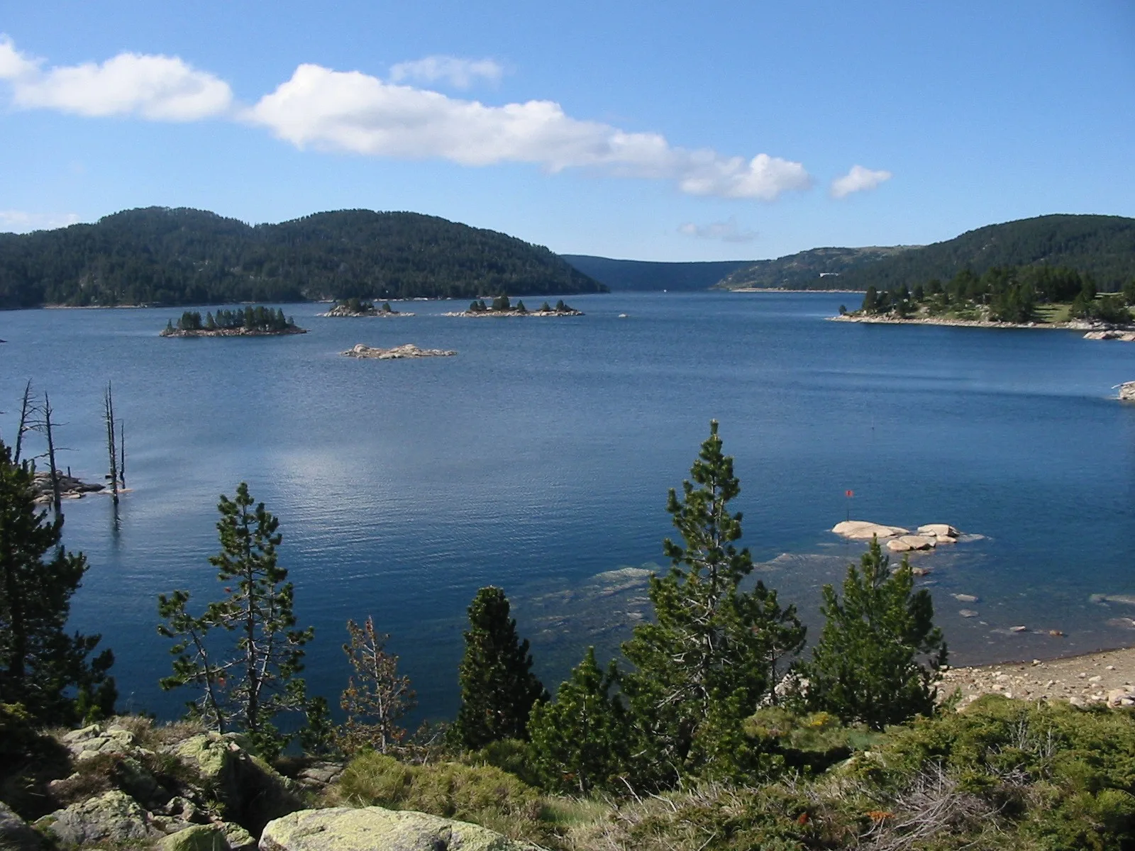 La Bollosa Lac des Bouillouses Estany de la Bullosa à Angoustrine-Villeneuve-des-Escaldes — À 935 m du lac