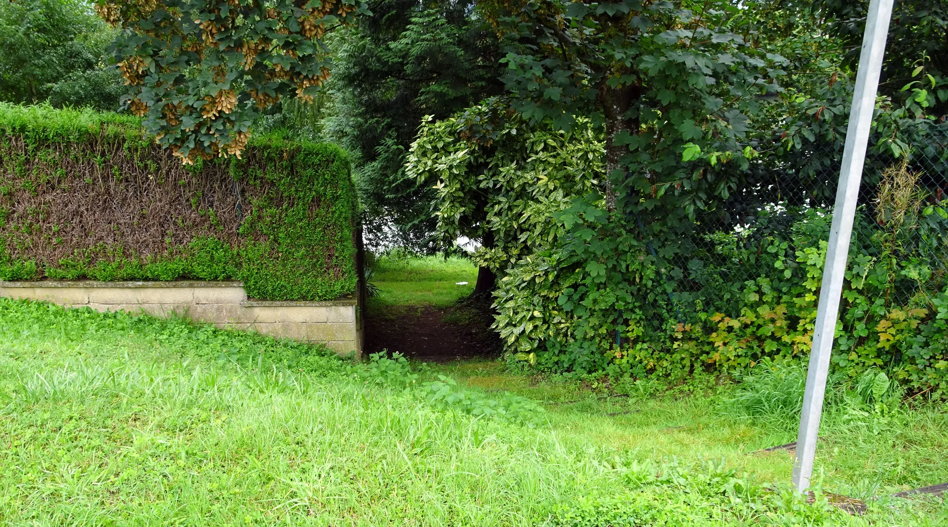 La Grande Ballastiere à Nouvion-sur-Meuse — À 890 m du lac