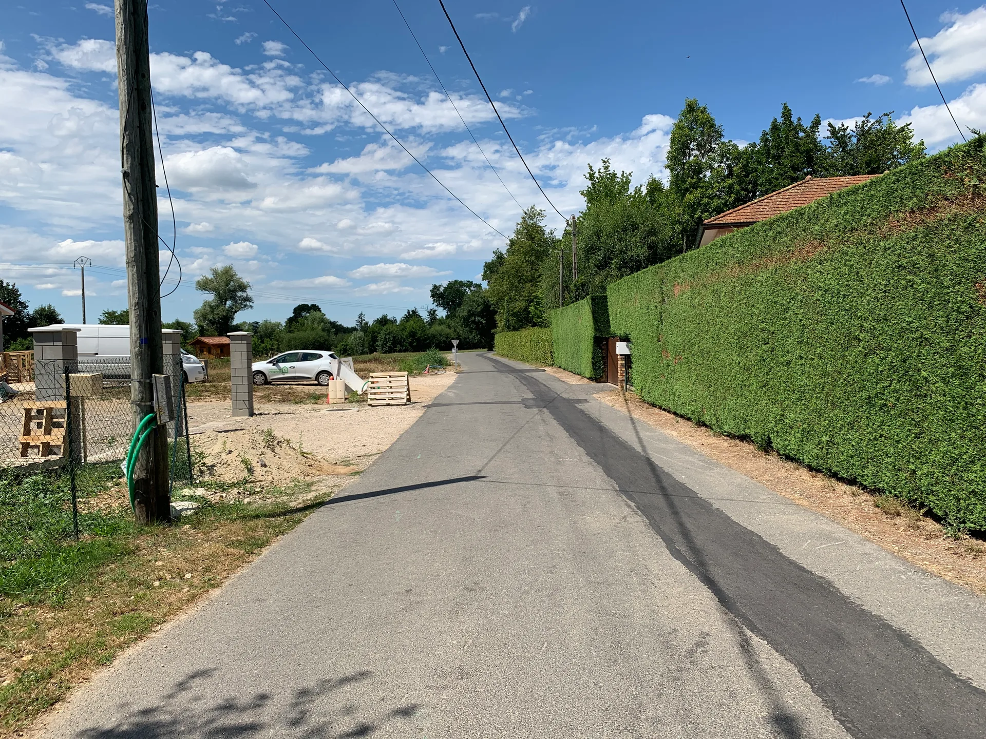 La Piscine à Saint-Julien-sur-Veyle — À 370 m du lac