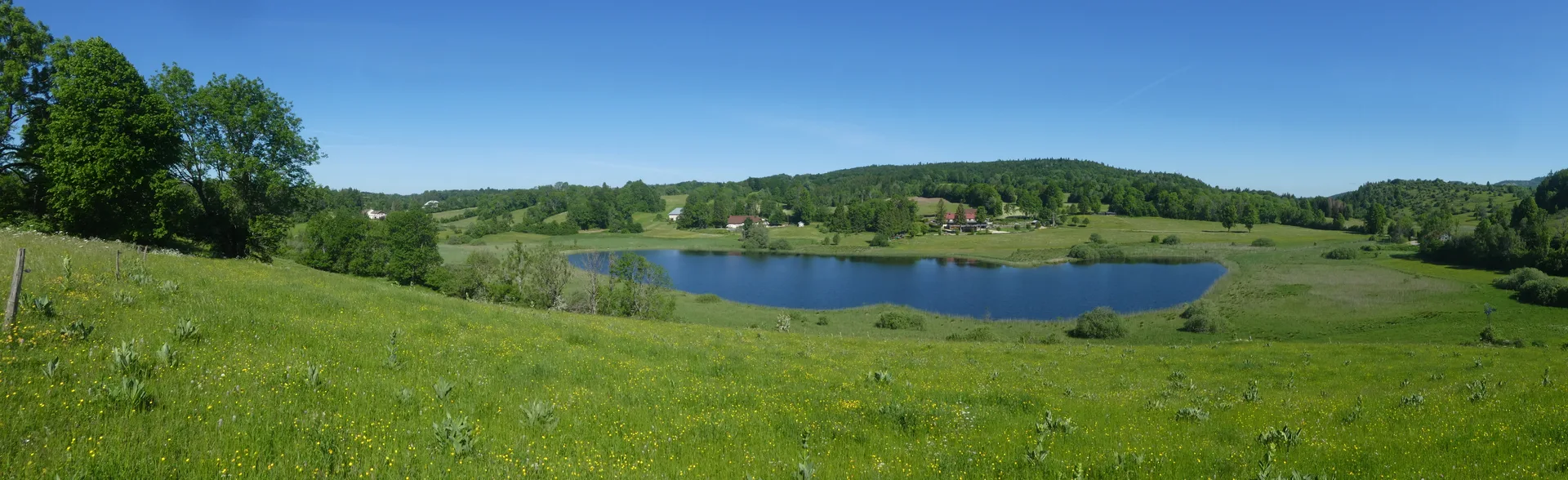 Lac à la Dame à Foncine-le-Bas — À 251 m du lac