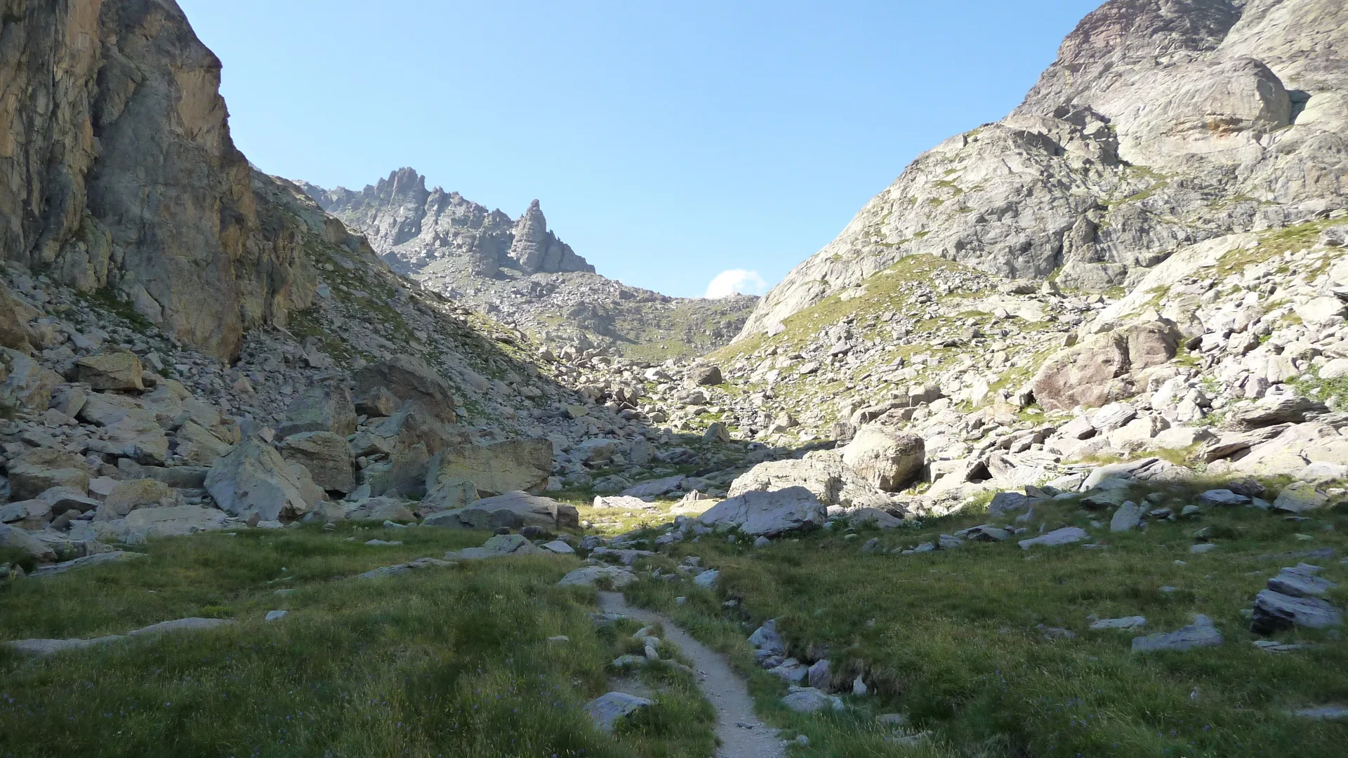 Lac Autier à Belvédère — À 2,1 km du lac