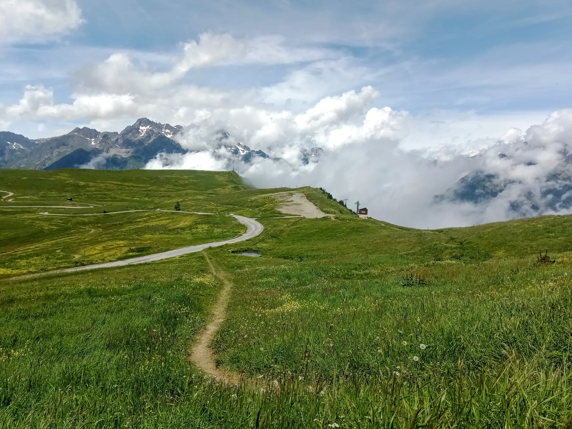 Lac Besson à Huez — À 1,5 km du lac