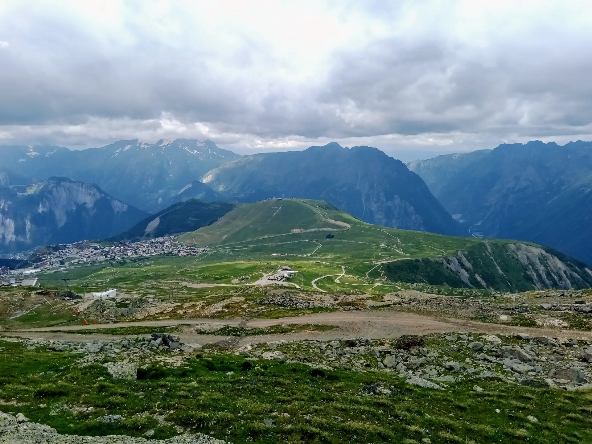Lac Besson à Huez — À 1,5 km du lac