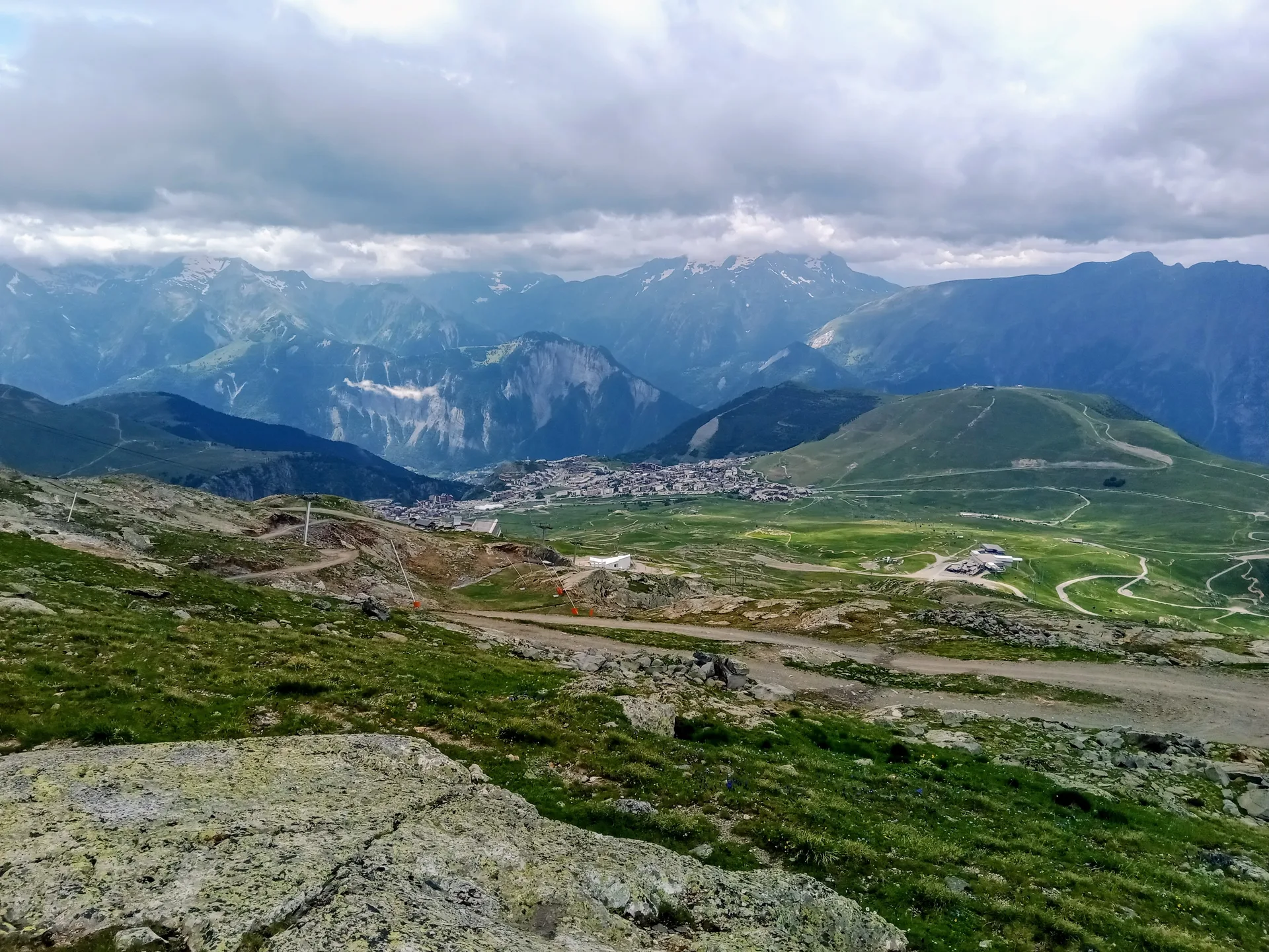 Lac Besson à Huez — À 1,5 km du lac