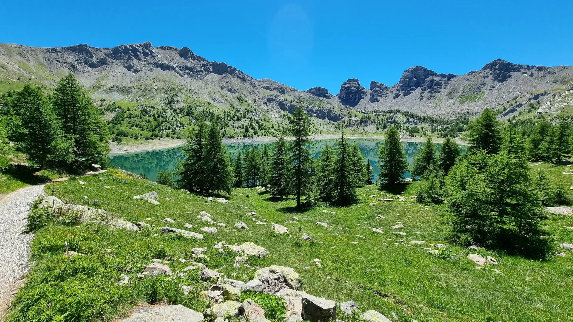 Lac d'Allos à Allos — À 547 m du lac