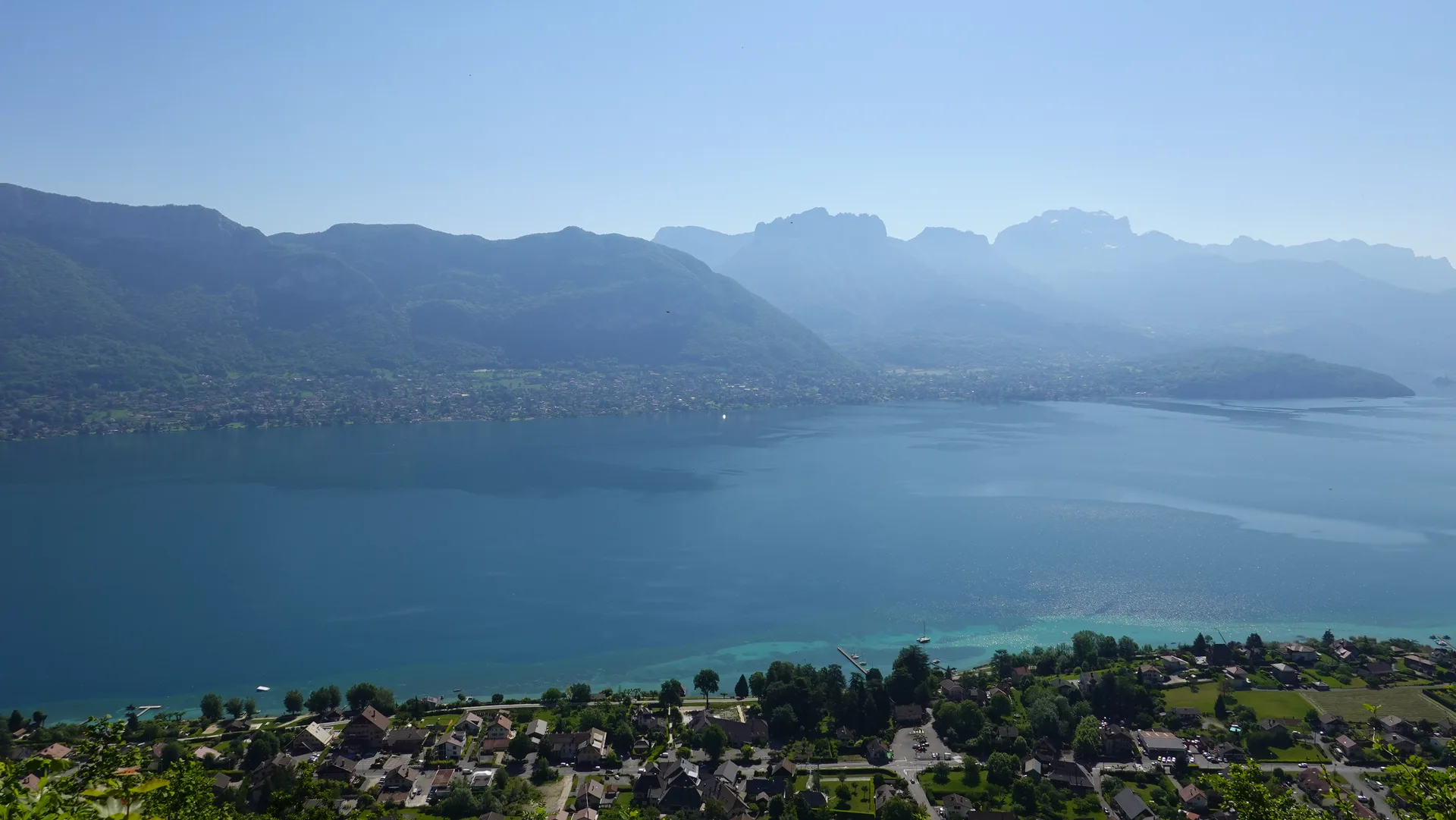Lac d'Annecy à Sevrier — À 685 m du lac