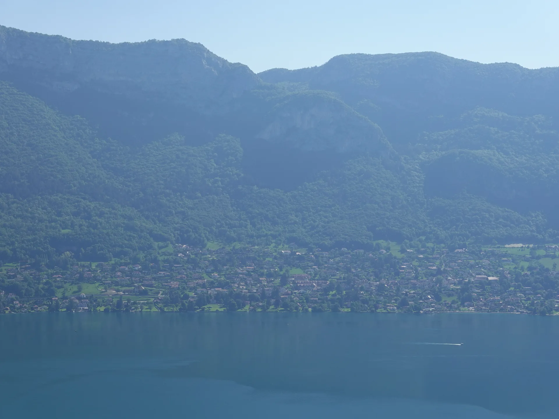 Lac d'Annecy à Sevrier — À 688 m du lac