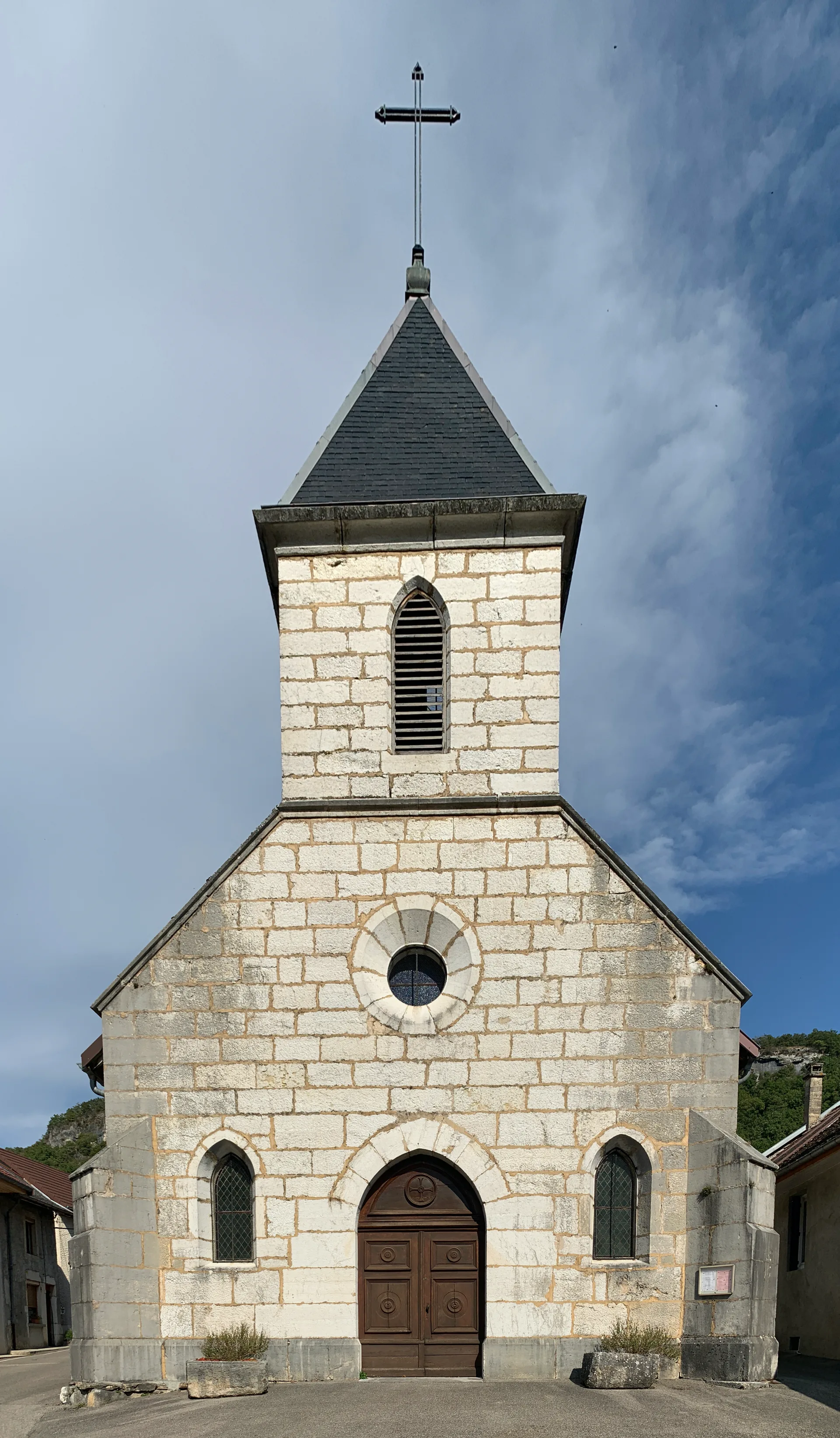 Lac d'Armaille à Saint-Germain-les-Paroisses — À 1,4 km du lac