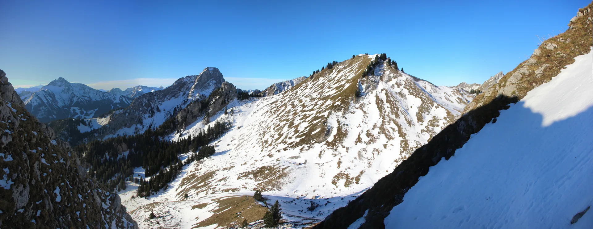 Lac d'arvouin à La Chapelle-d'Abondance — À 2,7 km du lac