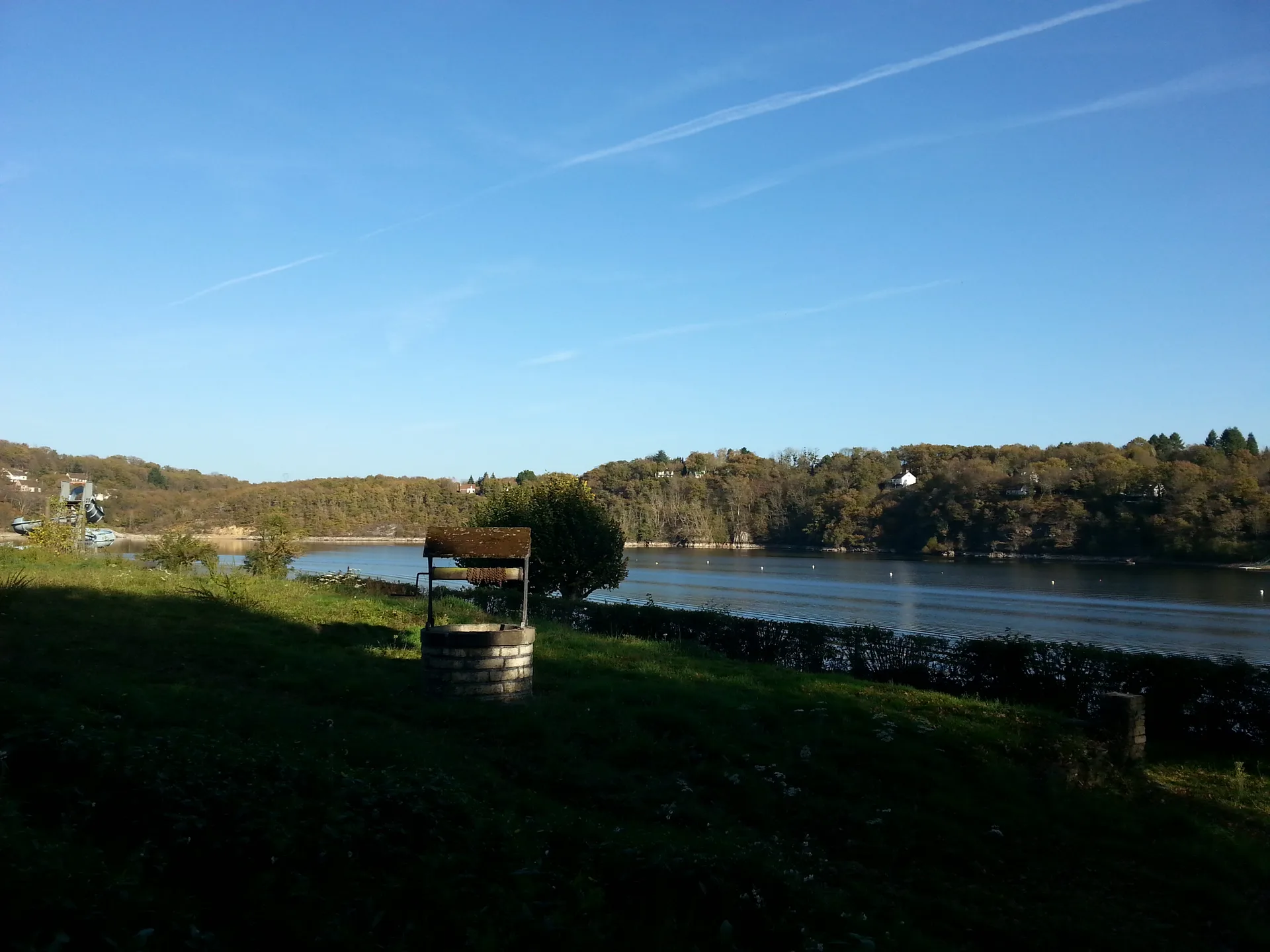 Lac d'Eguzon à Éguzon-Chantôme — À 446 m du lac