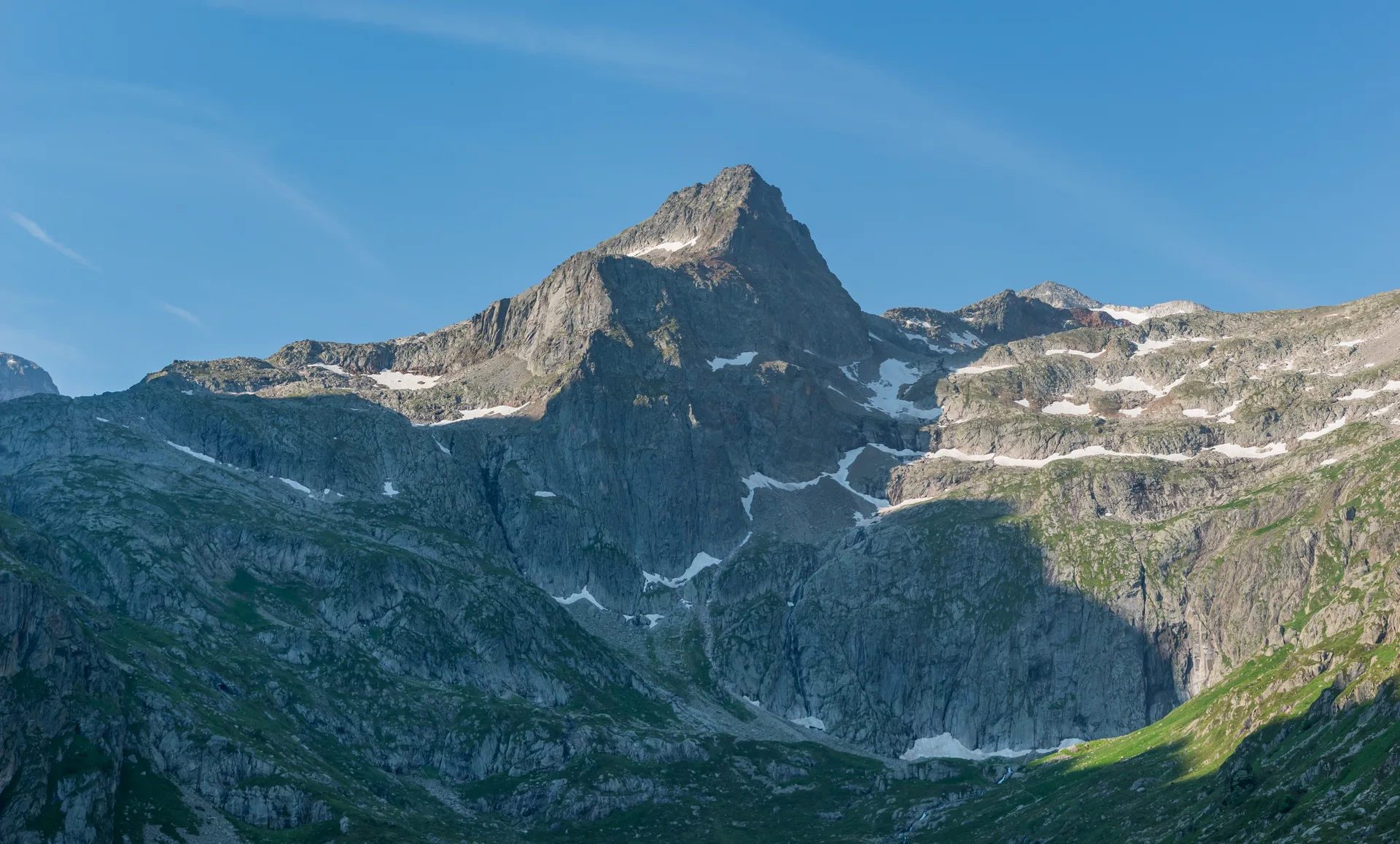 Lac d'Espingo à Oô — À 324 m du lac