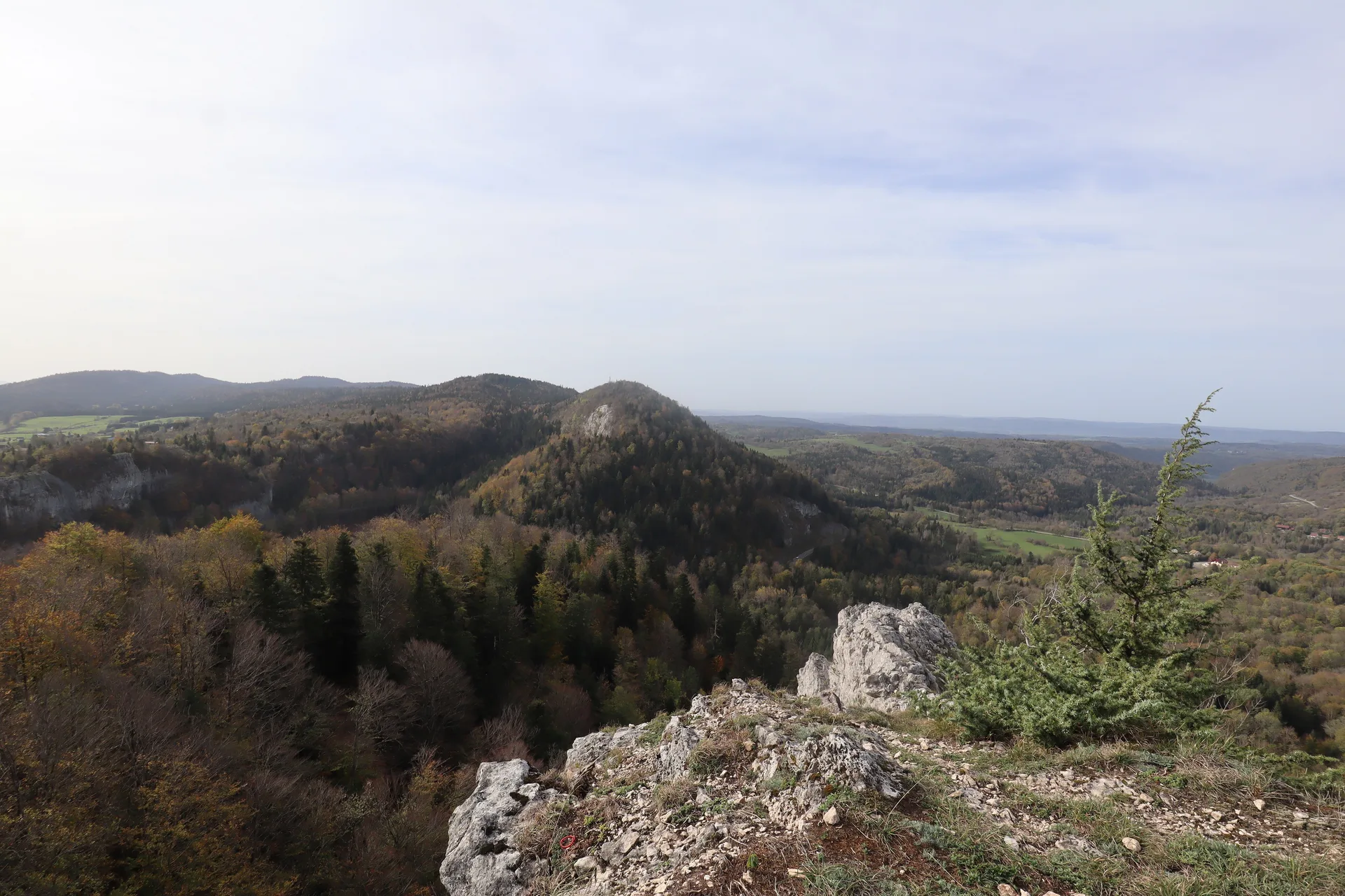 Lac d'Ilay à La Chaux-du-Dombief — À 904 m du lac
