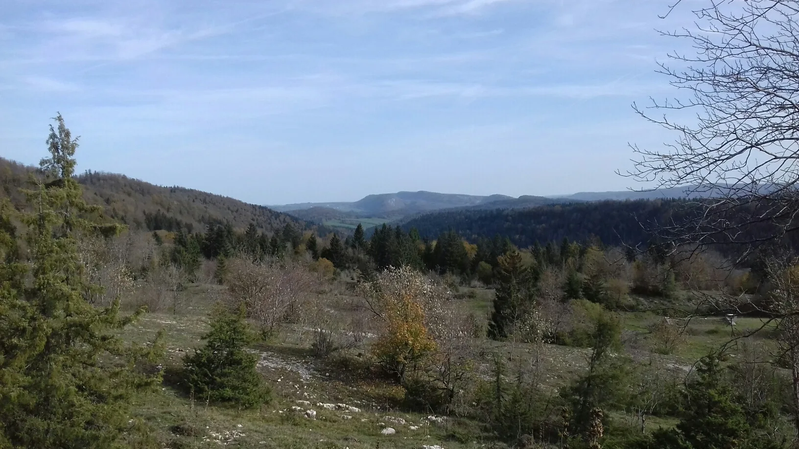 Lac d'Ilay à La Chaux-du-Dombief — À 904 m du lac