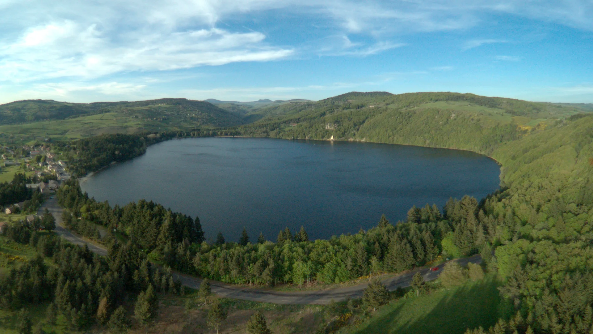 Lac d'Issarles à Le Lac-d'Issarlès — À 719 m du lac