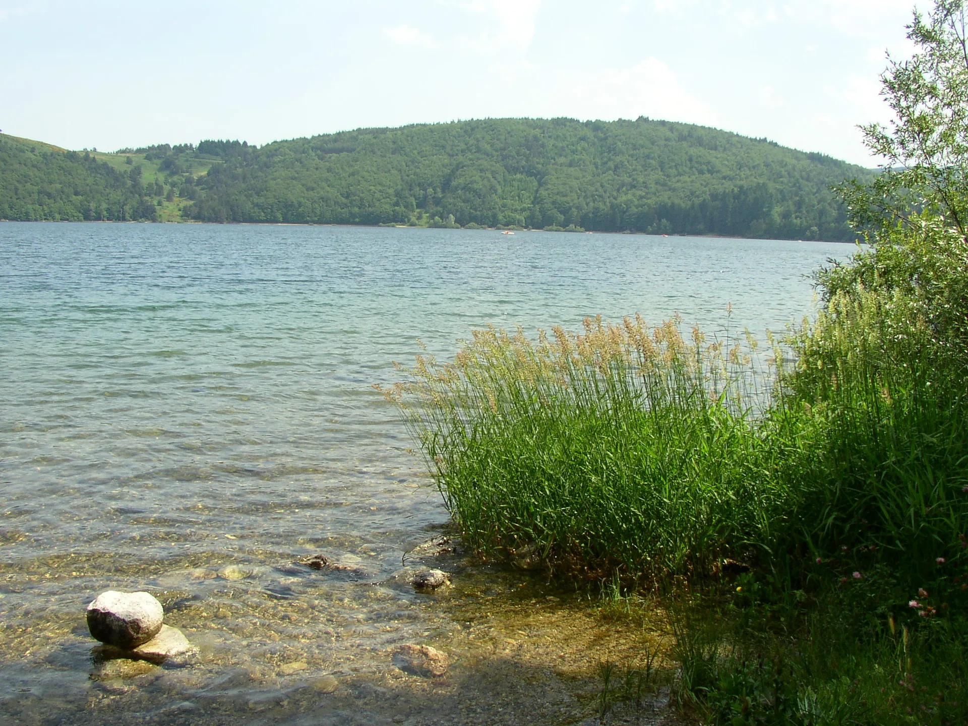 Lac d'Issarles à Le Lac-d'Issarlès — À 883 m du lac
