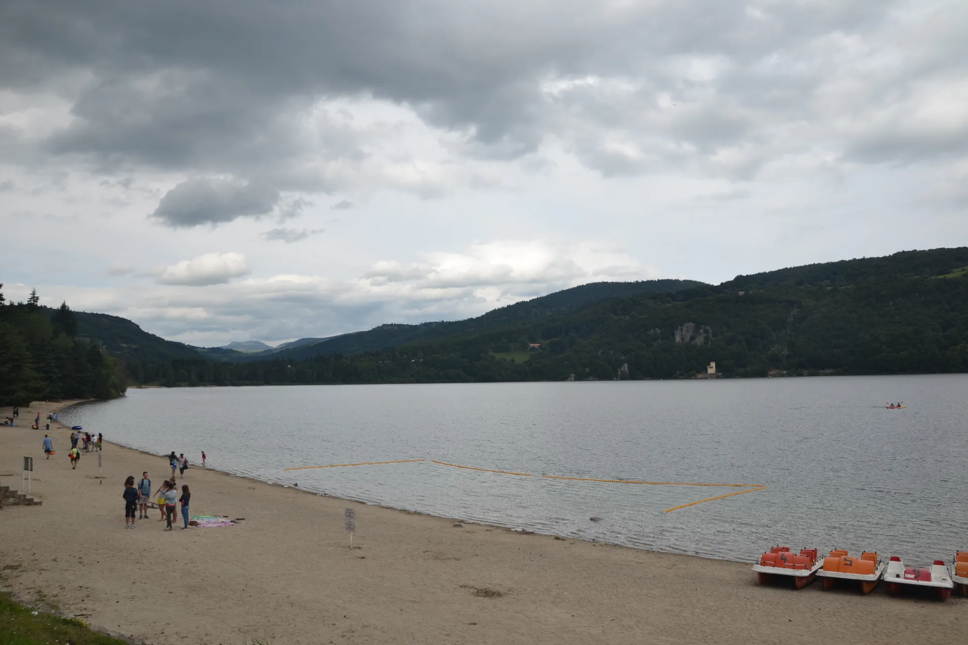 Lac d'Issarles à Le Lac-d'Issarlès — Sur le lac