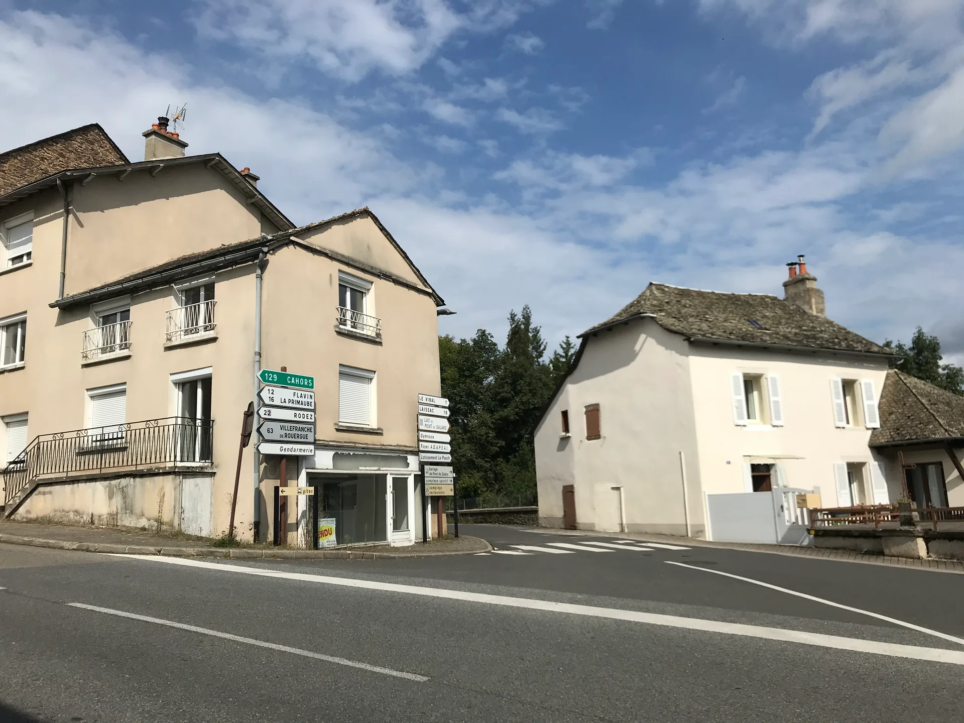 Lac de Bages à Pont-de-Salars — À 1,7 km du lac
