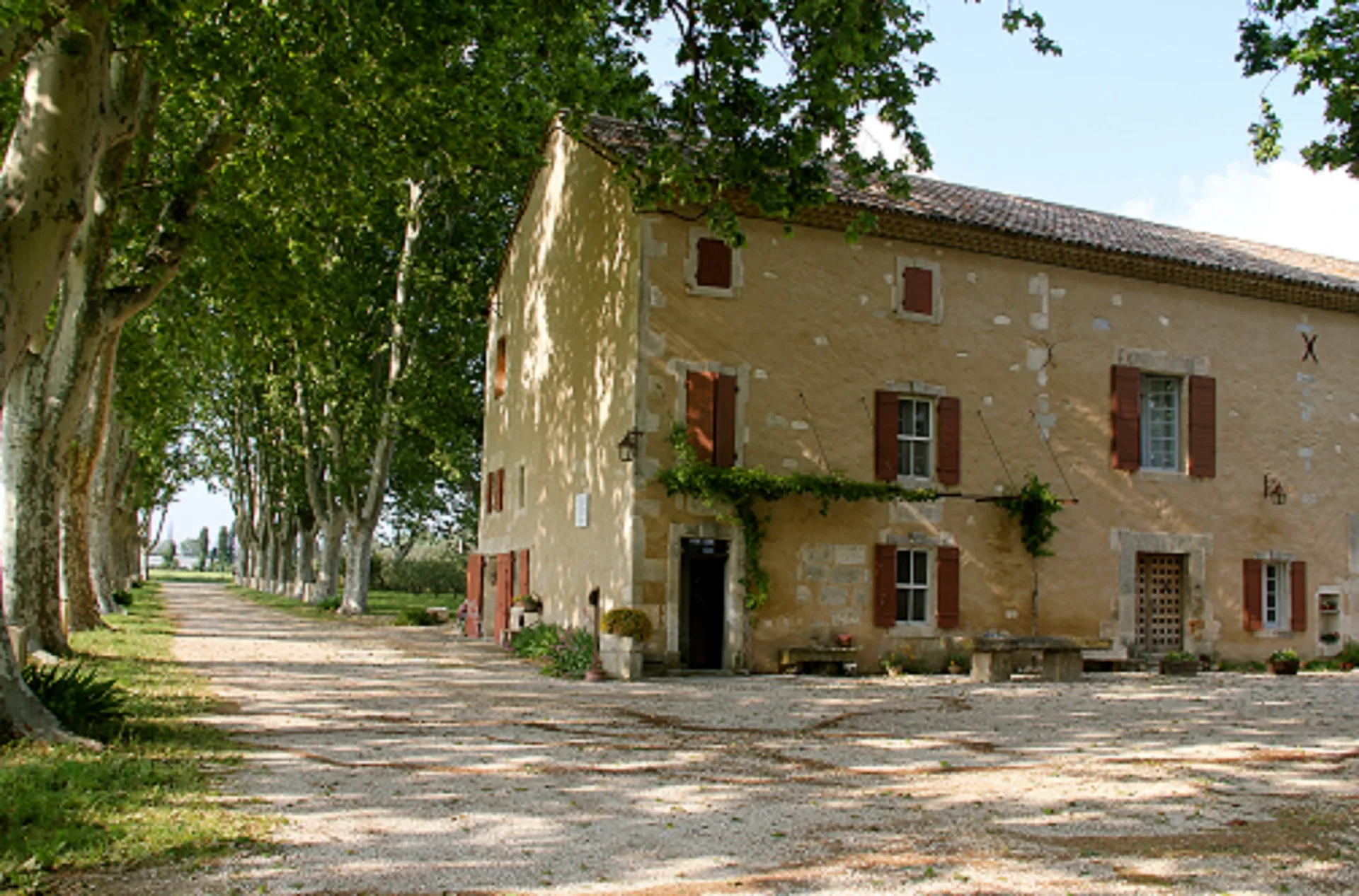 Lac de Barreau à Saint-Rémy-de-Provence — À 2,1 km du lac