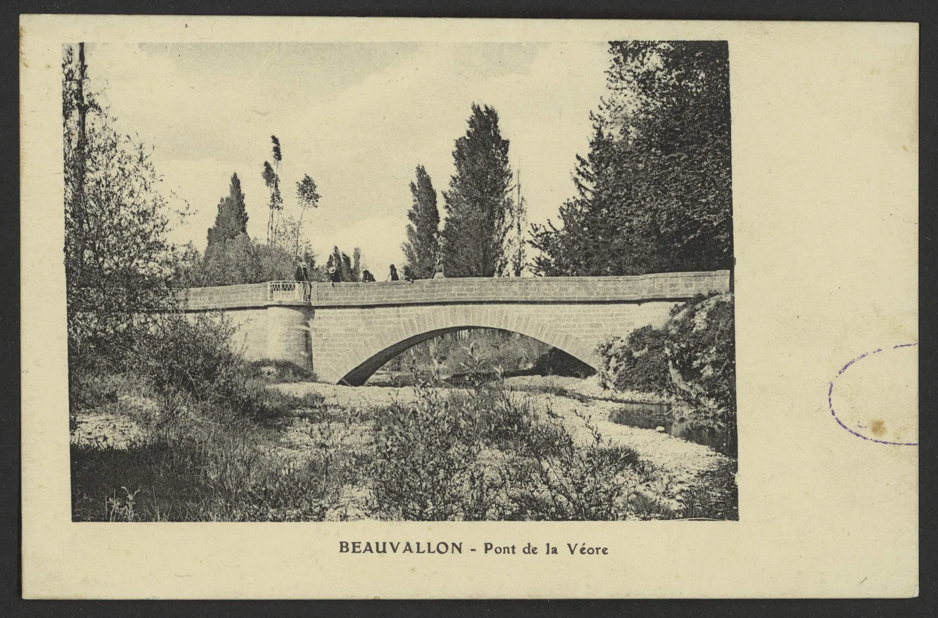 Lac de Beauvallon à Beauvallon — À 254 m du lac