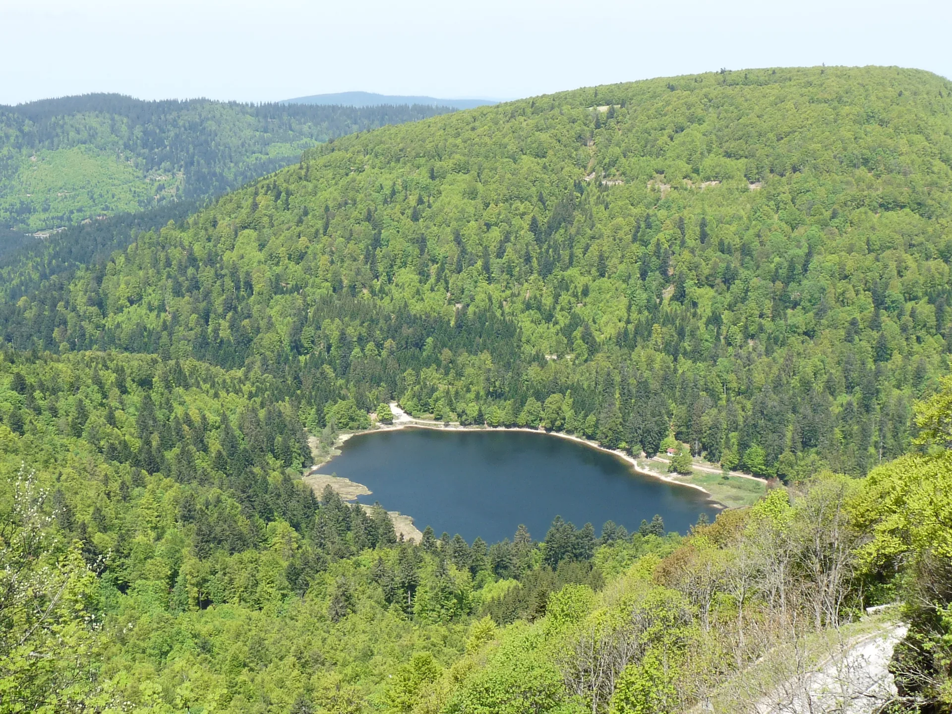 Lac de Blanchemer à La Bresse — À 927 m du lac