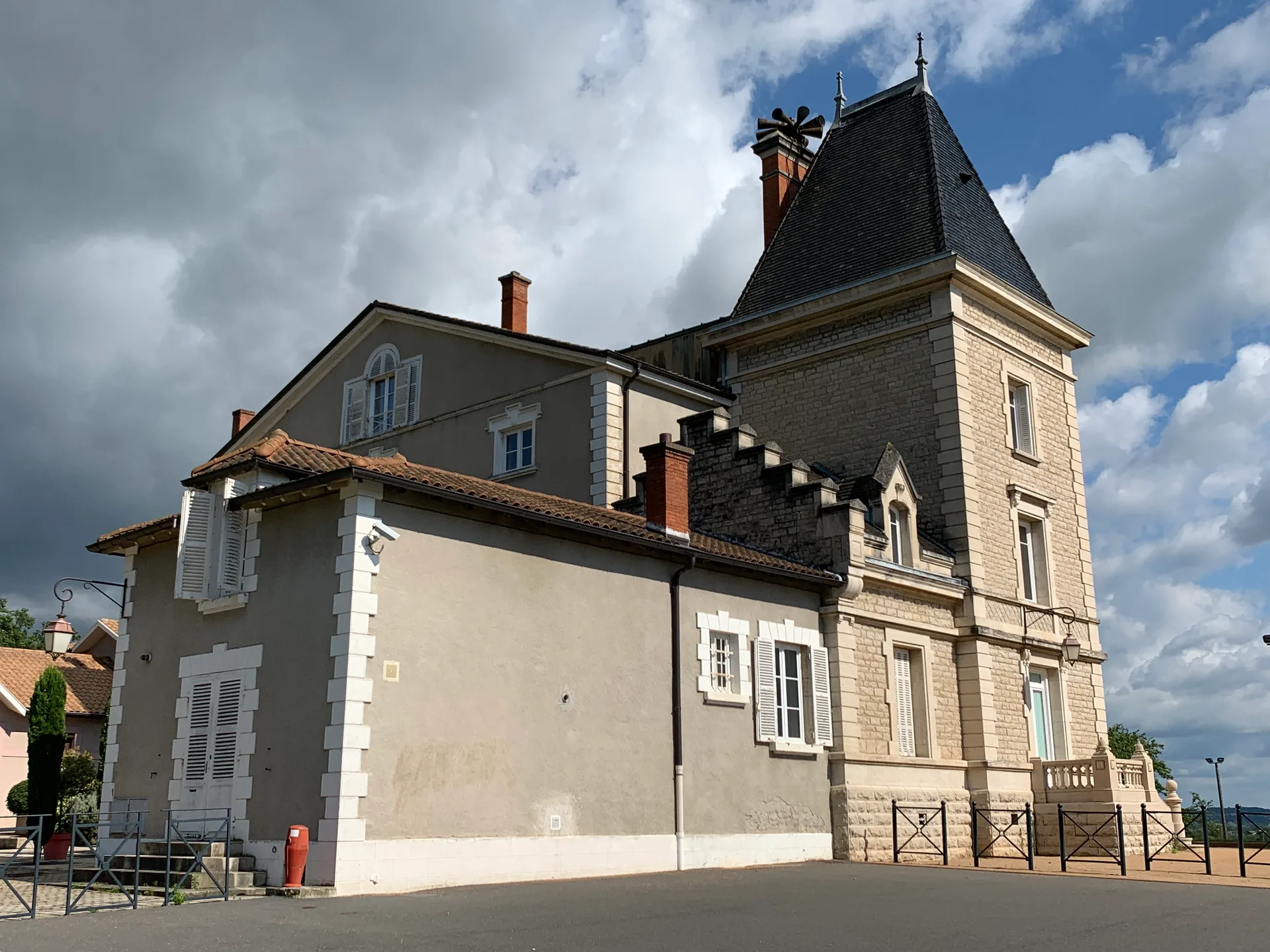 Lac de Boitray à Saint-Georges-de-Reneins — À 2,0 km du lac
