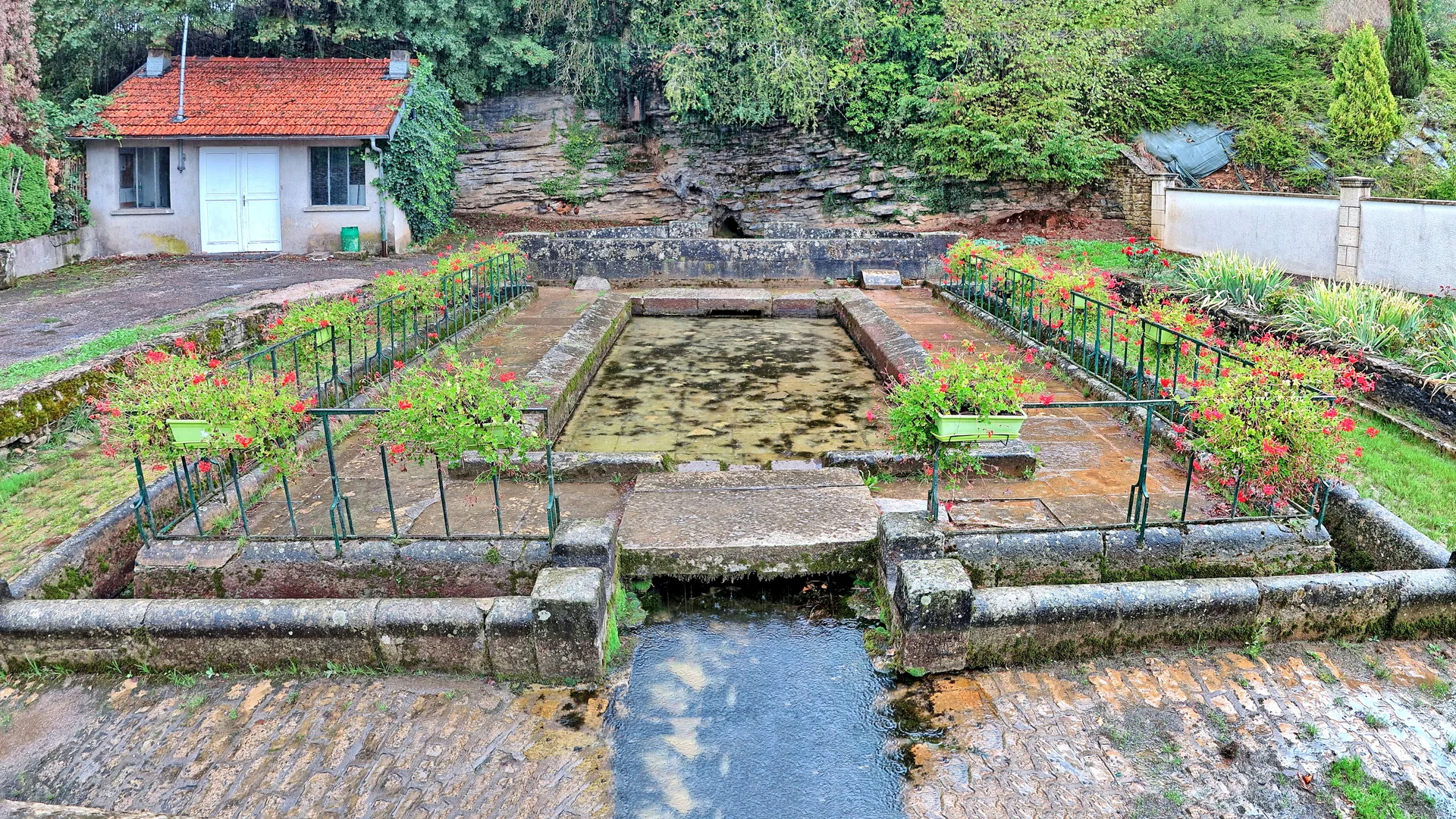 Lac de Bonnal à Pont-sur-l'Ognon — À 2,0 km du lac
