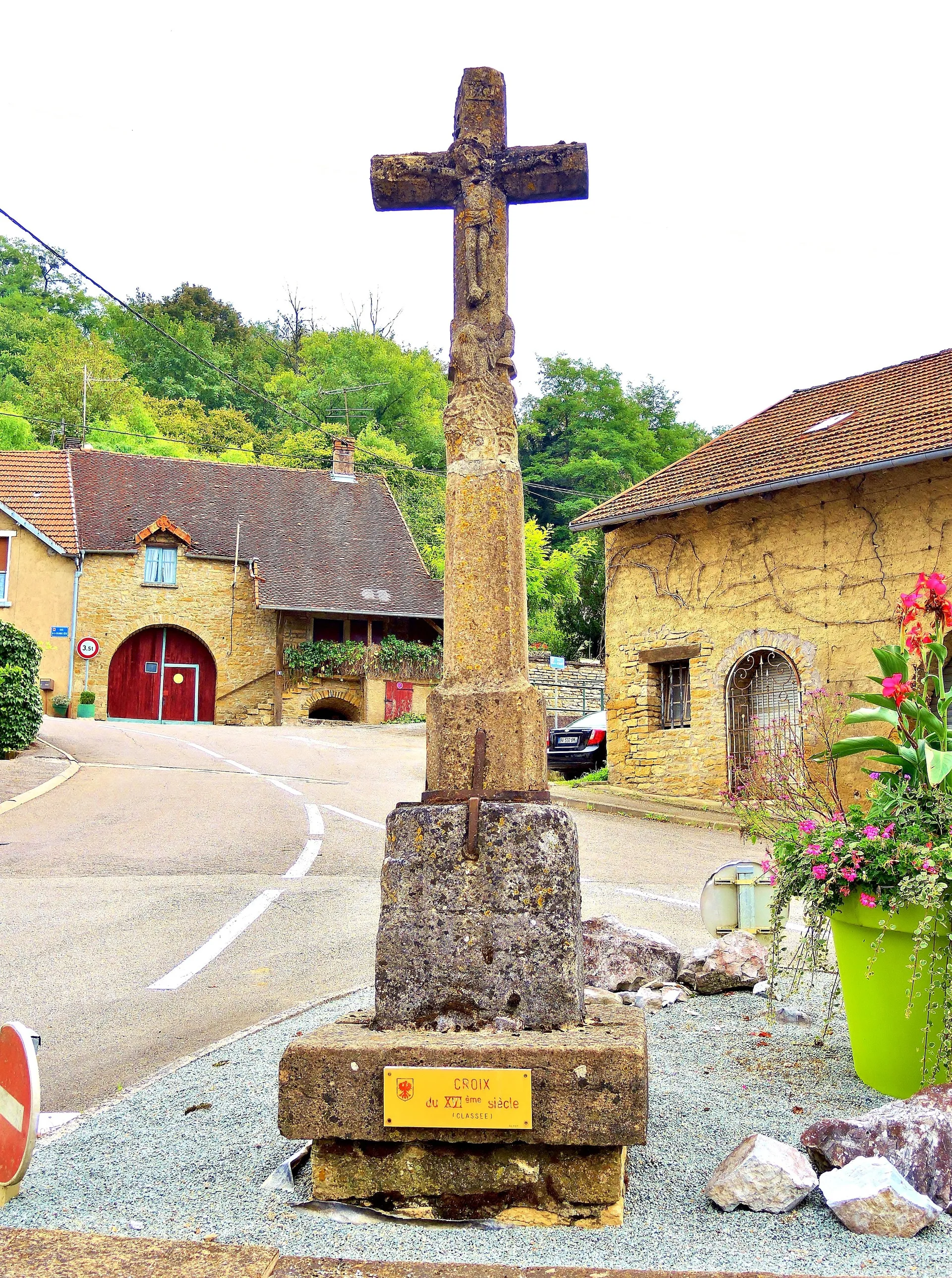 Lac de Bonnal à Pont-sur-l'Ognon — À 4,9 km du lac