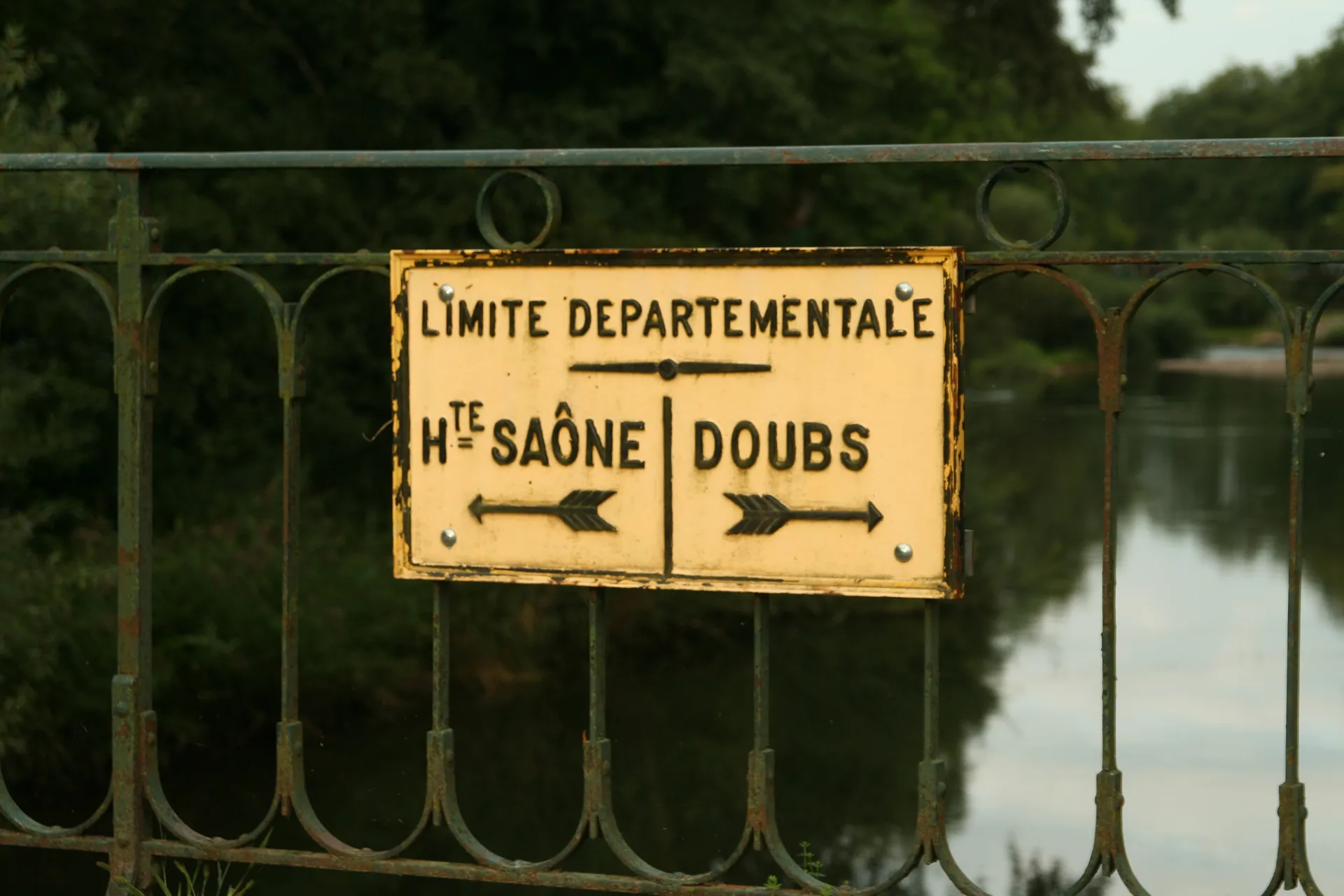 Lac de Bonnal à Pont-sur-l'Ognon — À 1,8 km du lac
