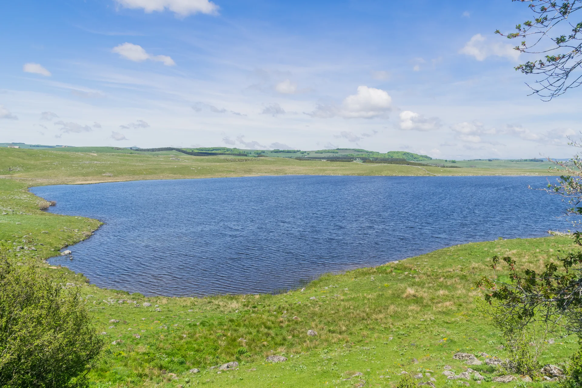 Lac de Bord à Marchastel — Sur le lac