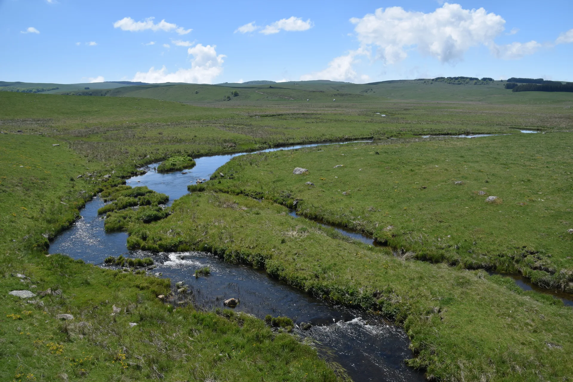 Lac de Born à Marchastel — À 2,9 km du lac