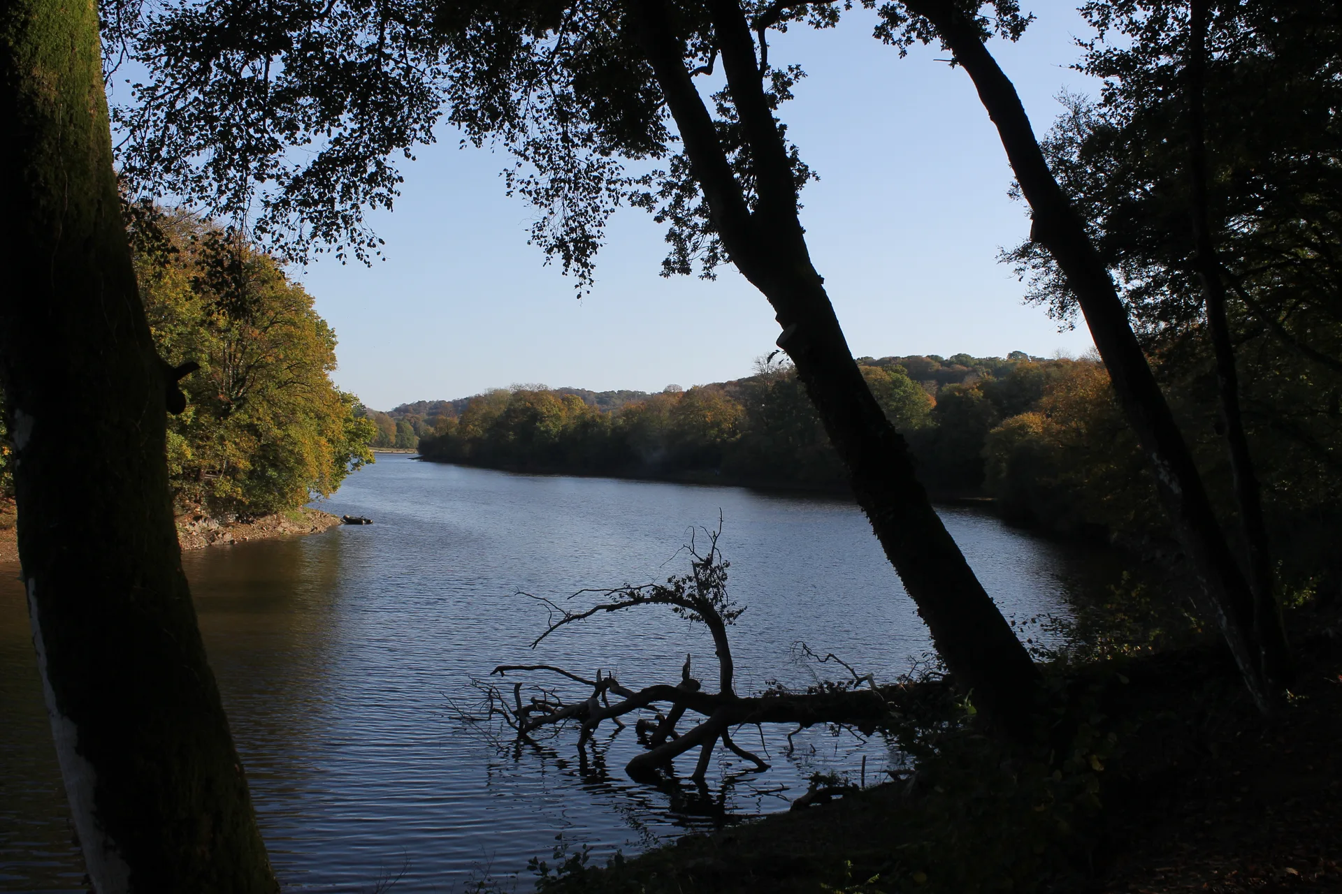 Lac de Bosmeleac à Allineuc — À 1,2 km du lac