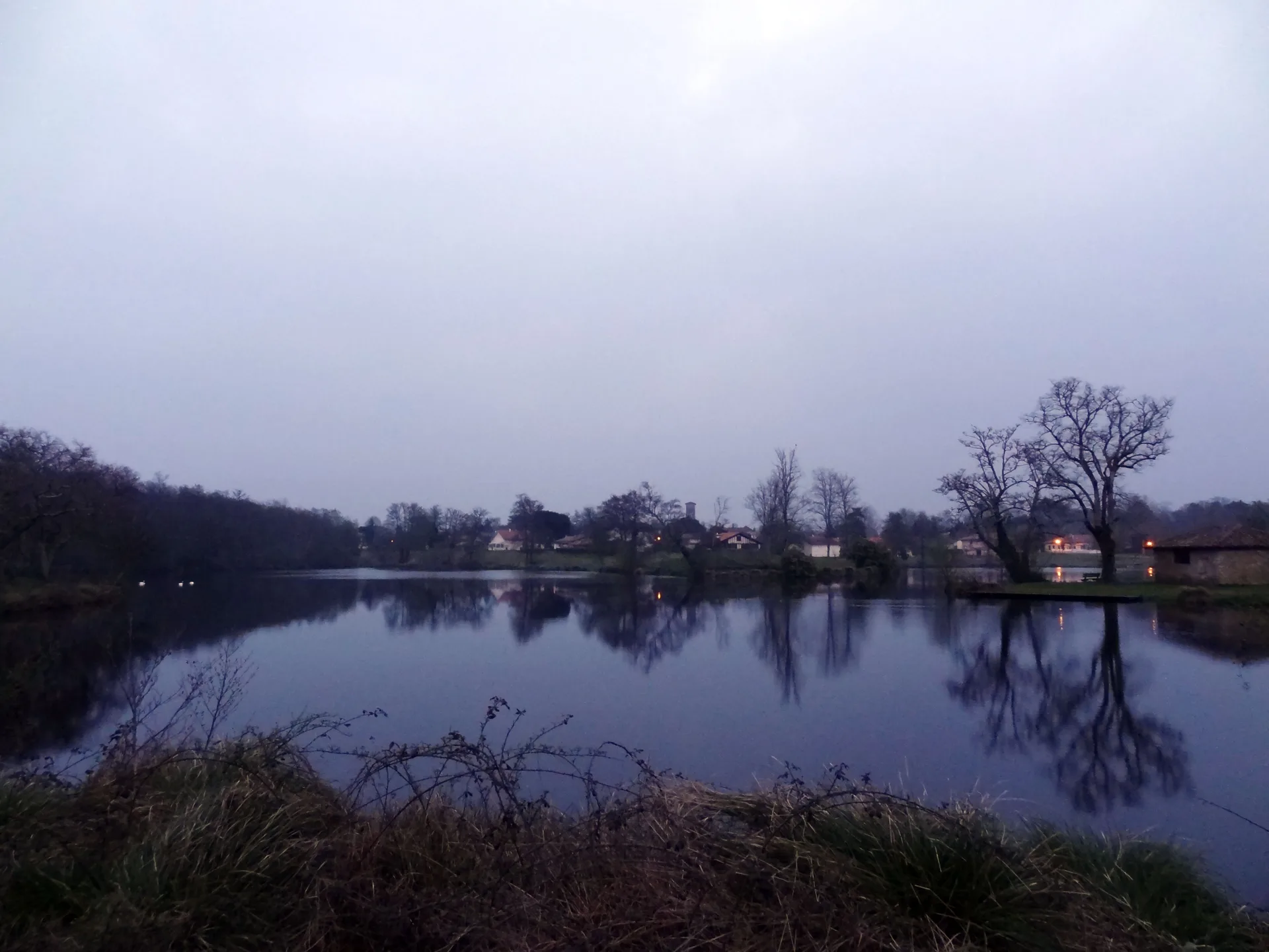 Lac de Brocas les forges à Brocas — Sur le lac