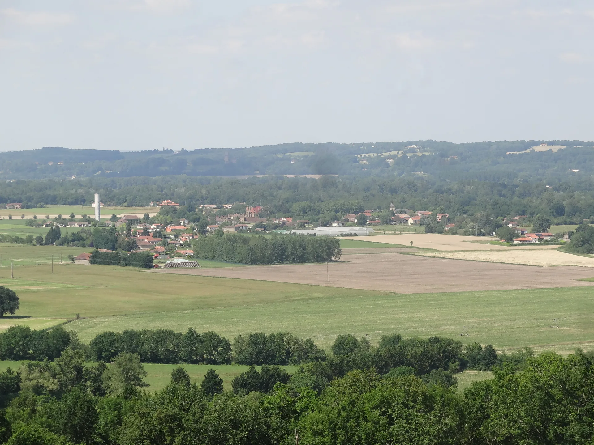 Lac de Cahuzac à Cahuzac-sur-Adour — À 2,9 km du lac