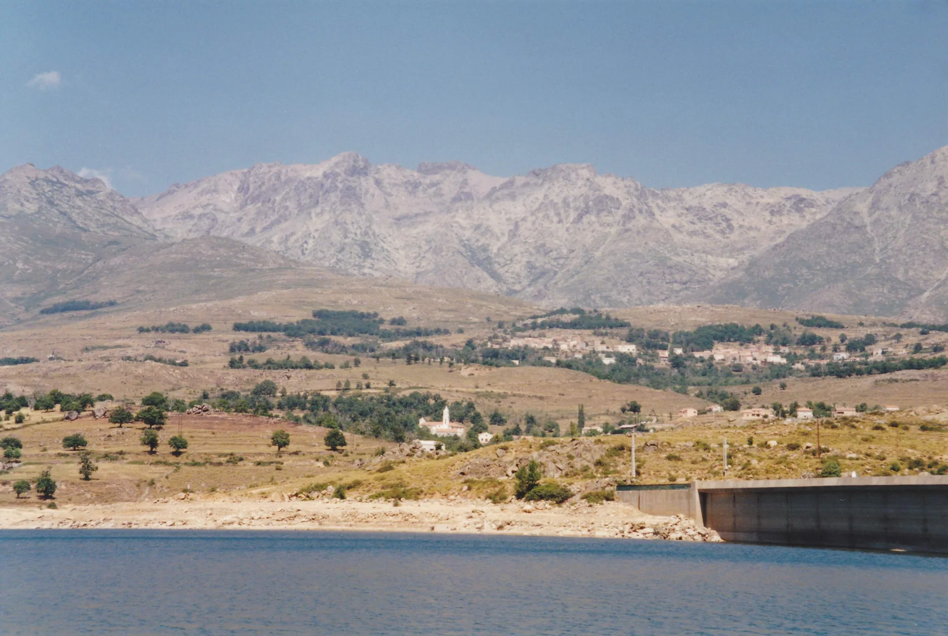 Lac de Calacuccia à Calacuccia — À 583 m du lac