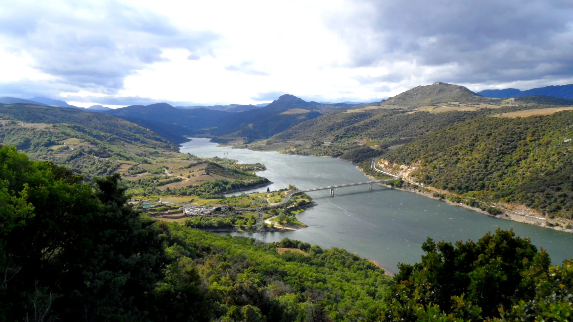 Lac de Caramany à Caramany — À 1,6 km du lac