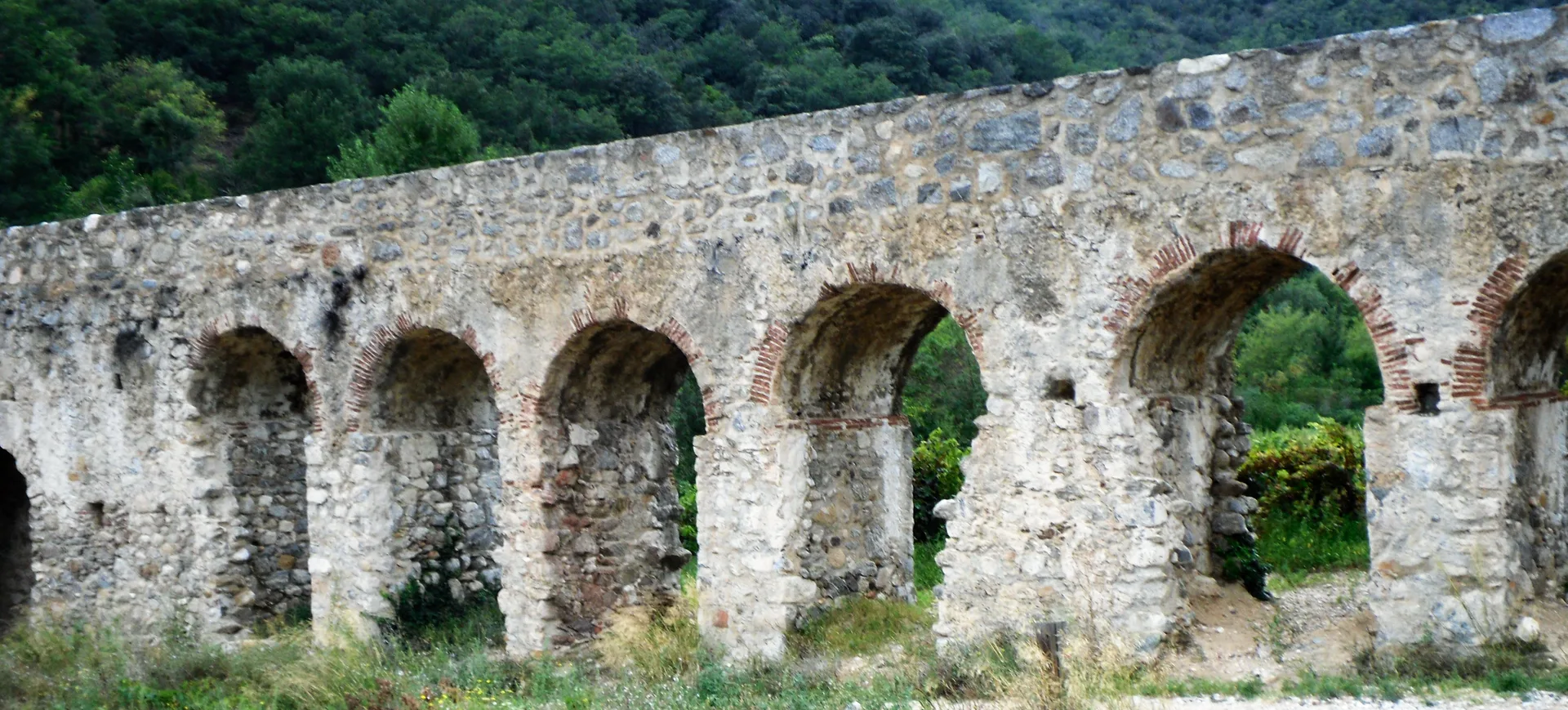 Lac de Caramany à Caramany — À 4,5 km du lac