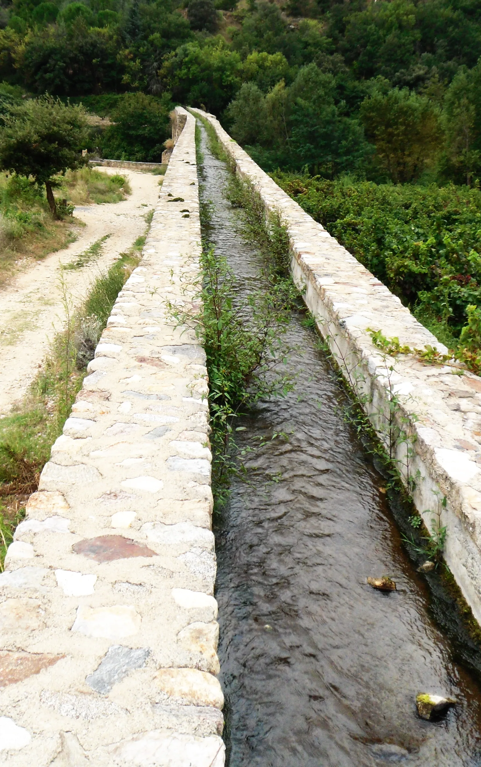 Lac de Caramany à Caramany — À 4,5 km du lac