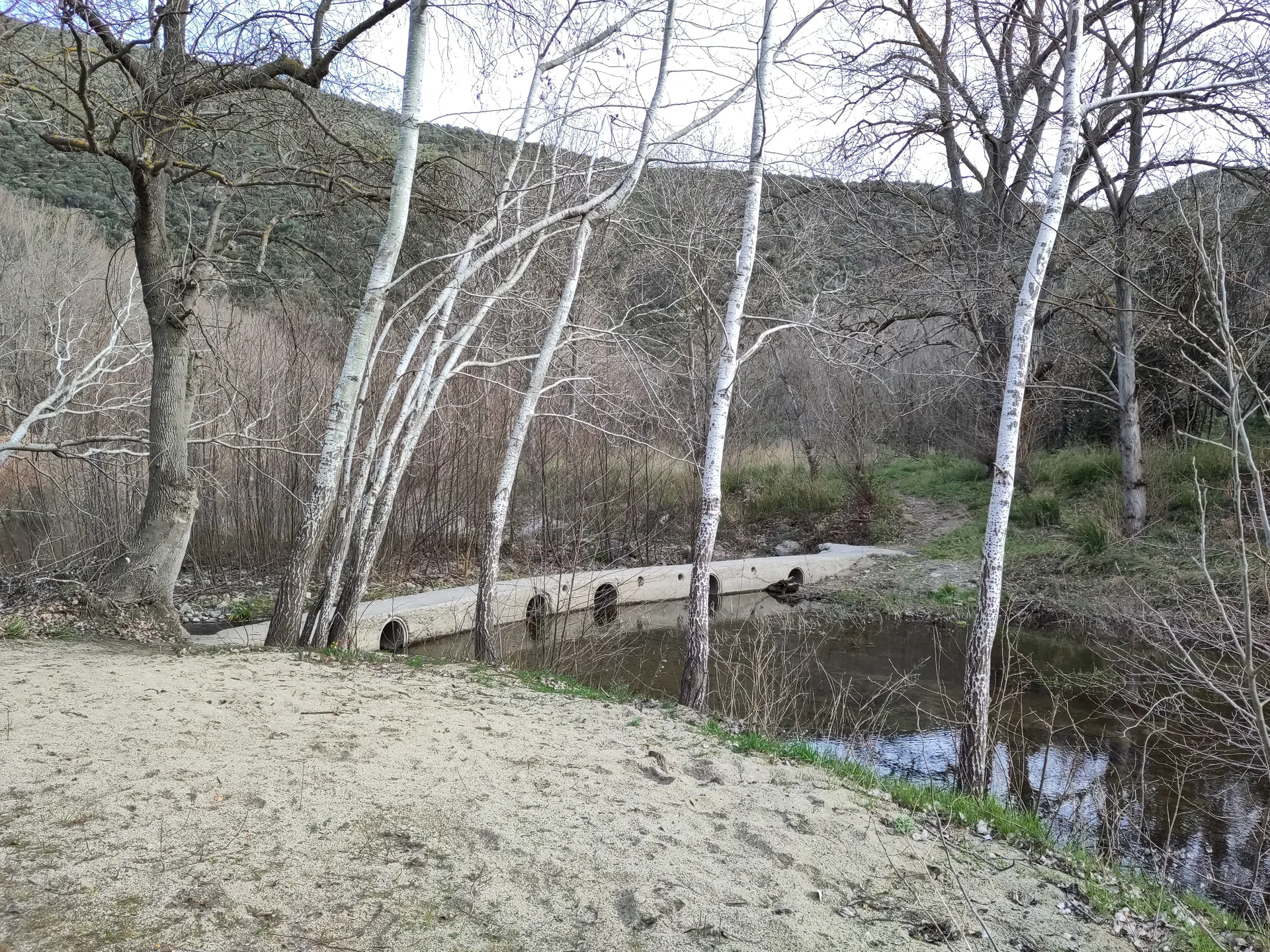 Lac de Caramany à Caramany — À 3,2 km du lac